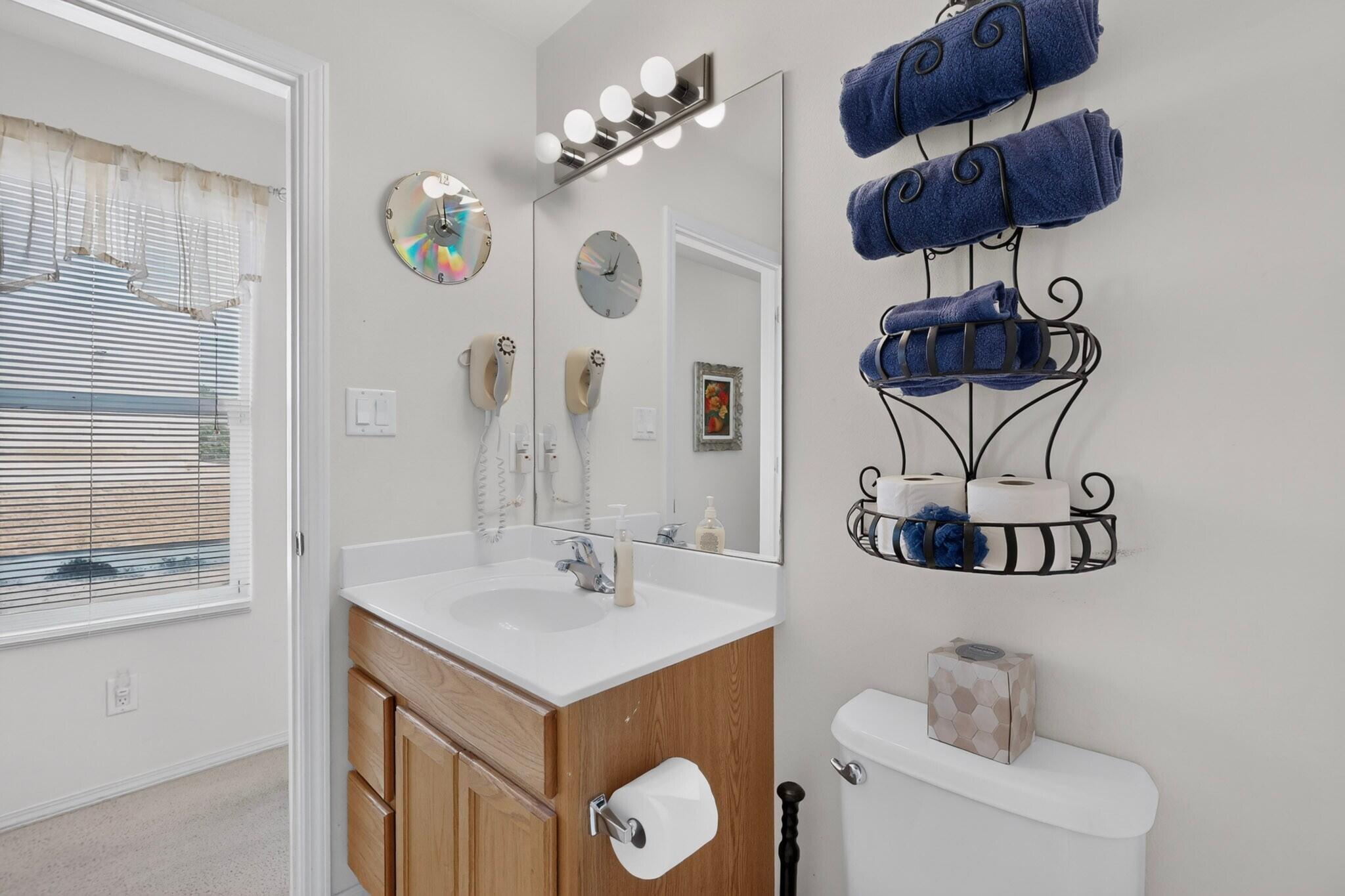 Photo 2 — 504 Kally Court NE