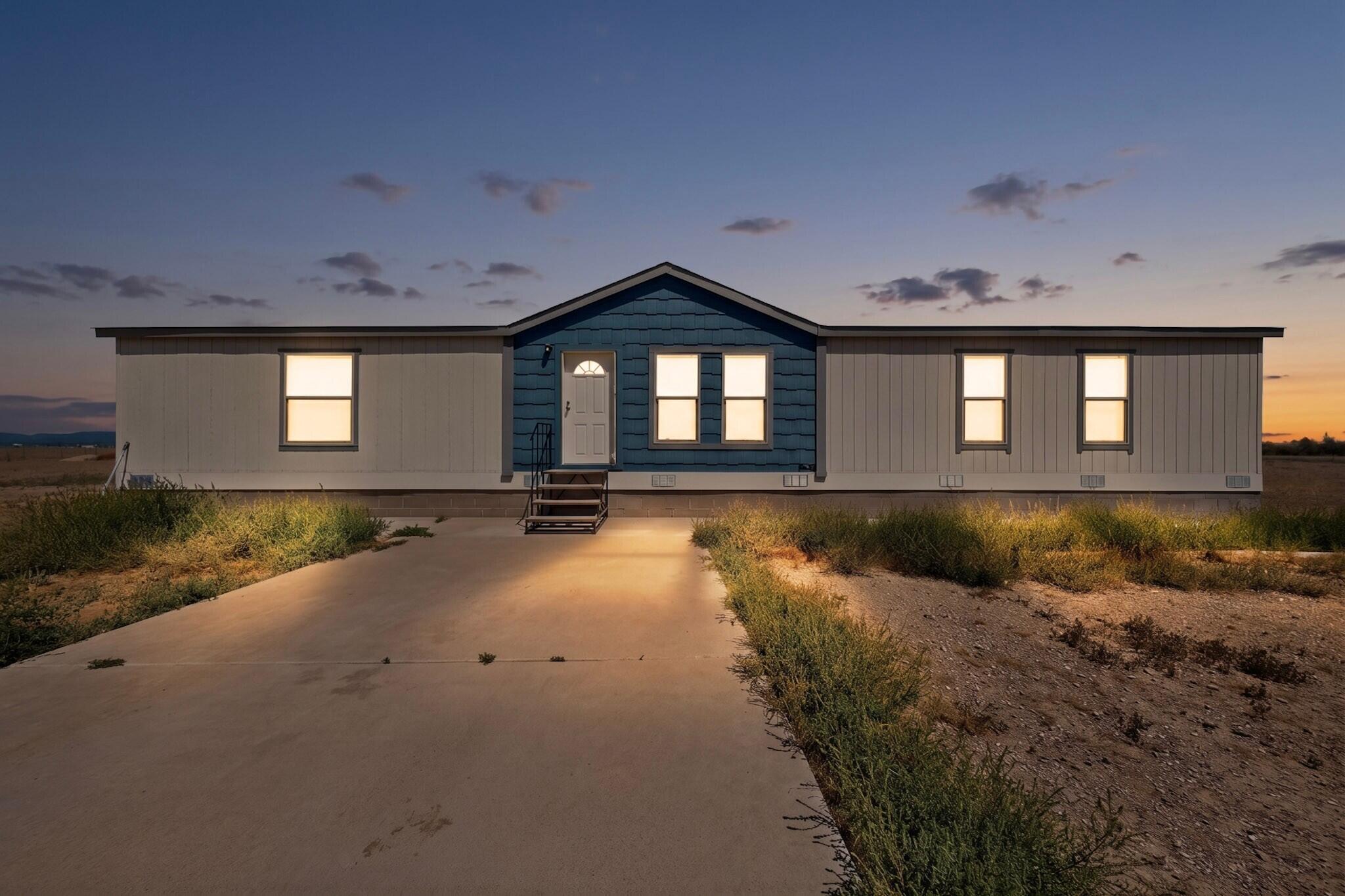 13 Windswept Road, Moriarty, NM 87035