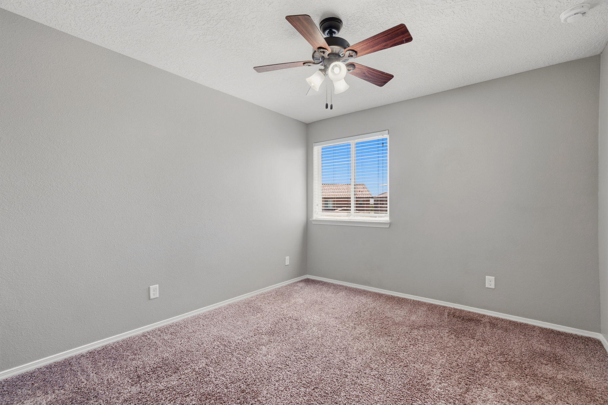 Photo 18 — 9505 Andesite Drive NW