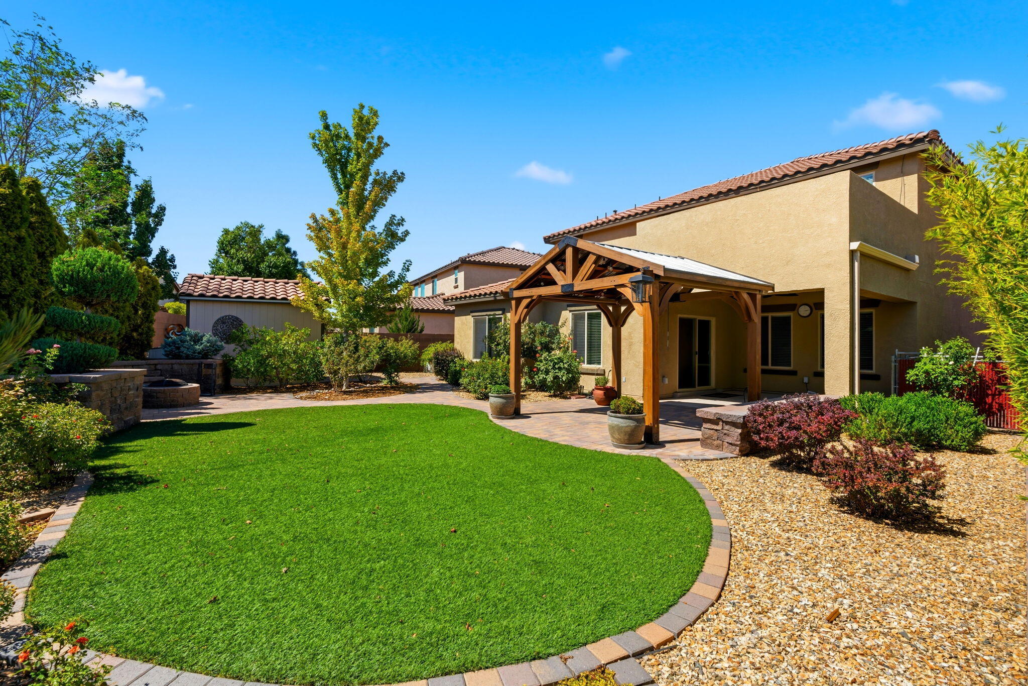 Photo 11 — 9505 Andesite Drive NW