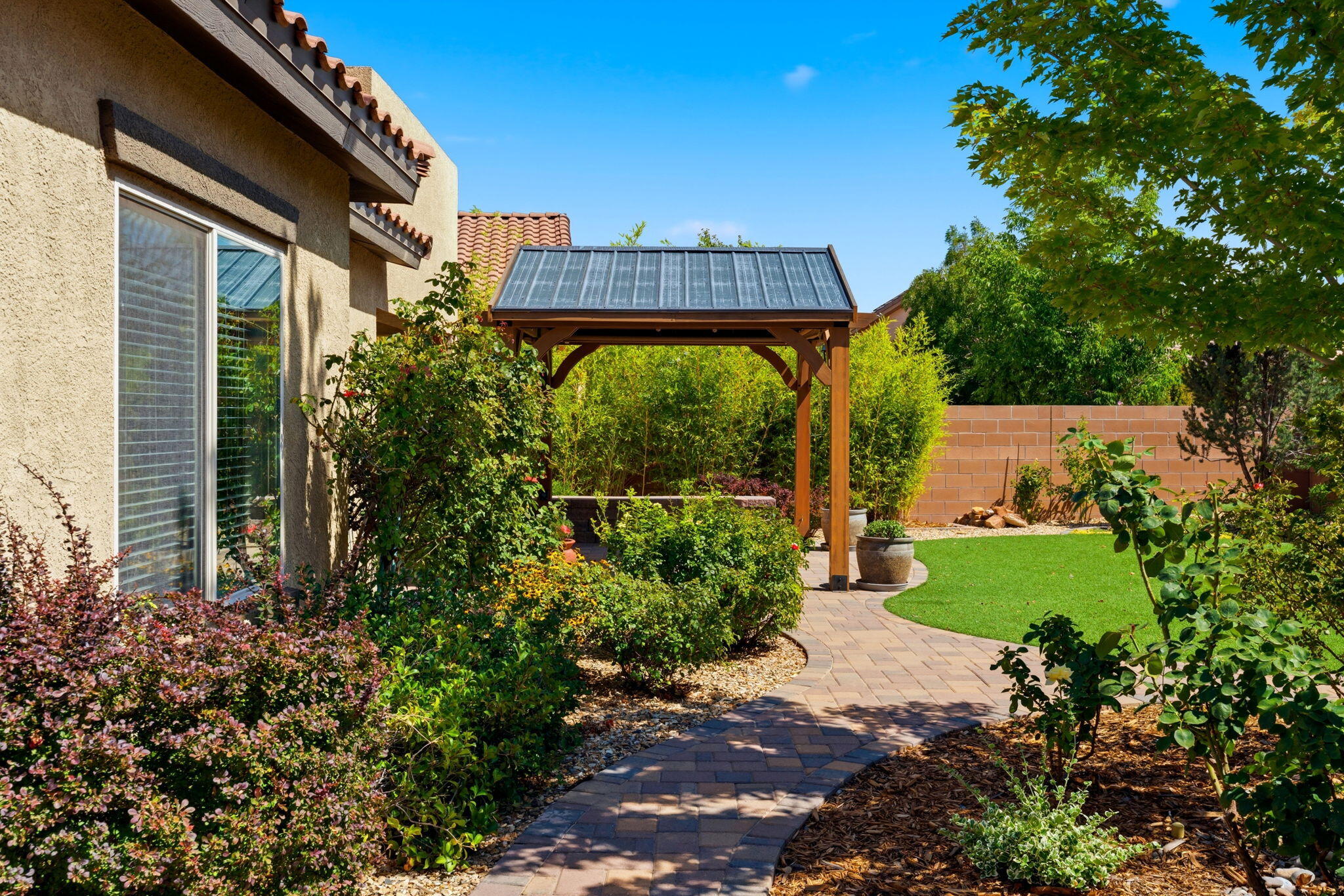 Photo 7 — 9505 Andesite Drive NW