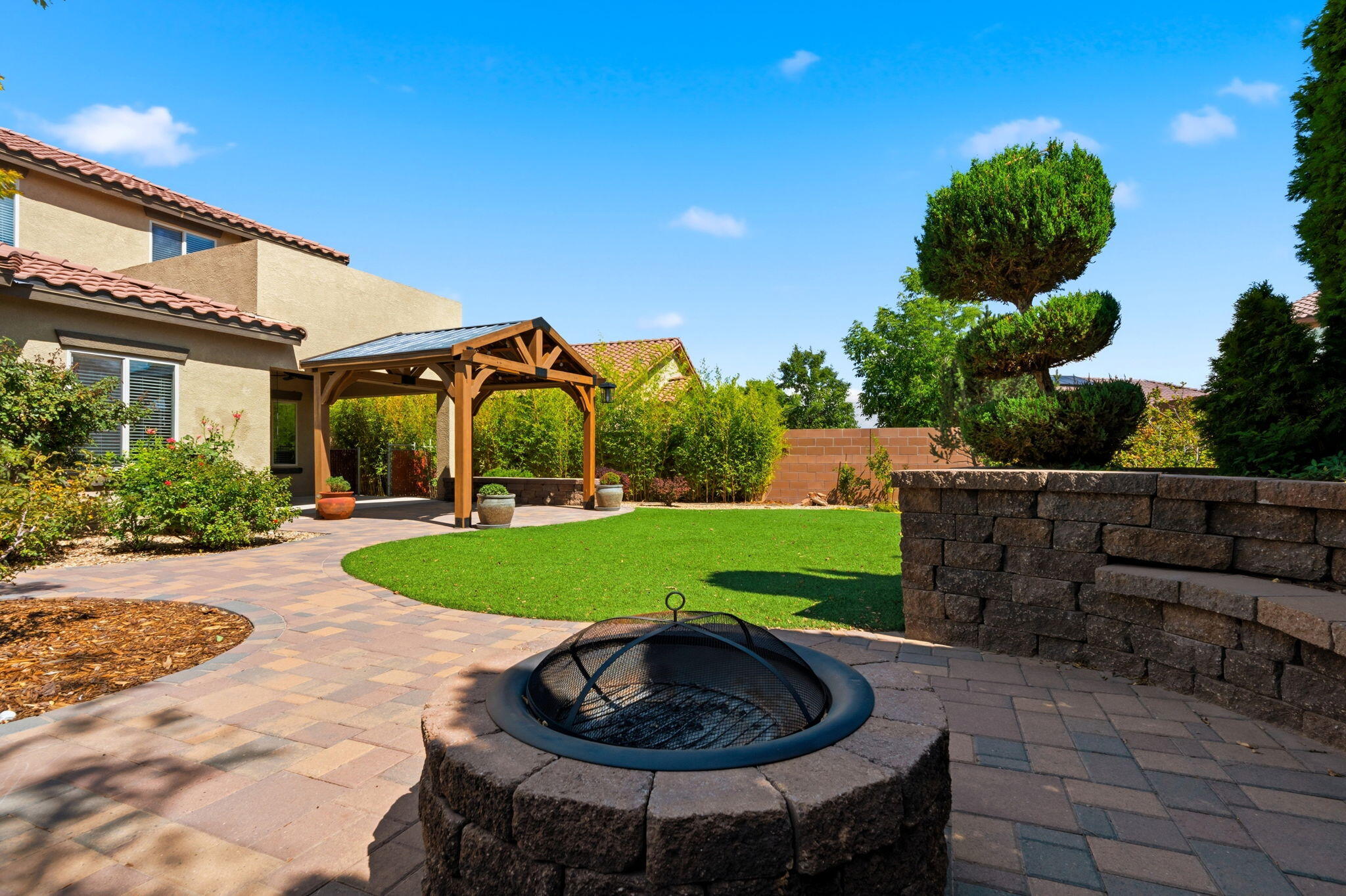 Photo 6 — 9505 Andesite Drive NW