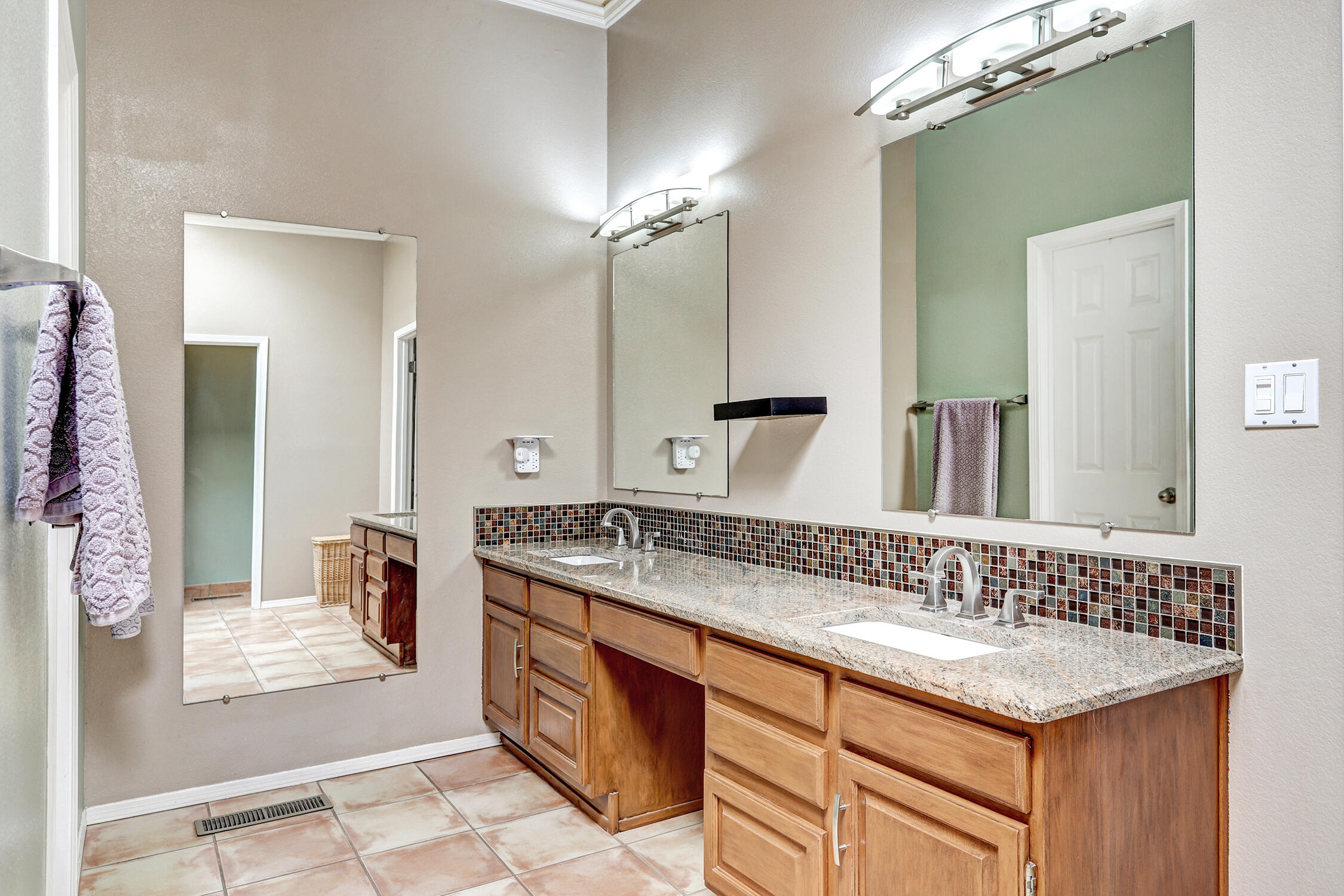 Photo 11 — 5913 Painted Pony Drive NW