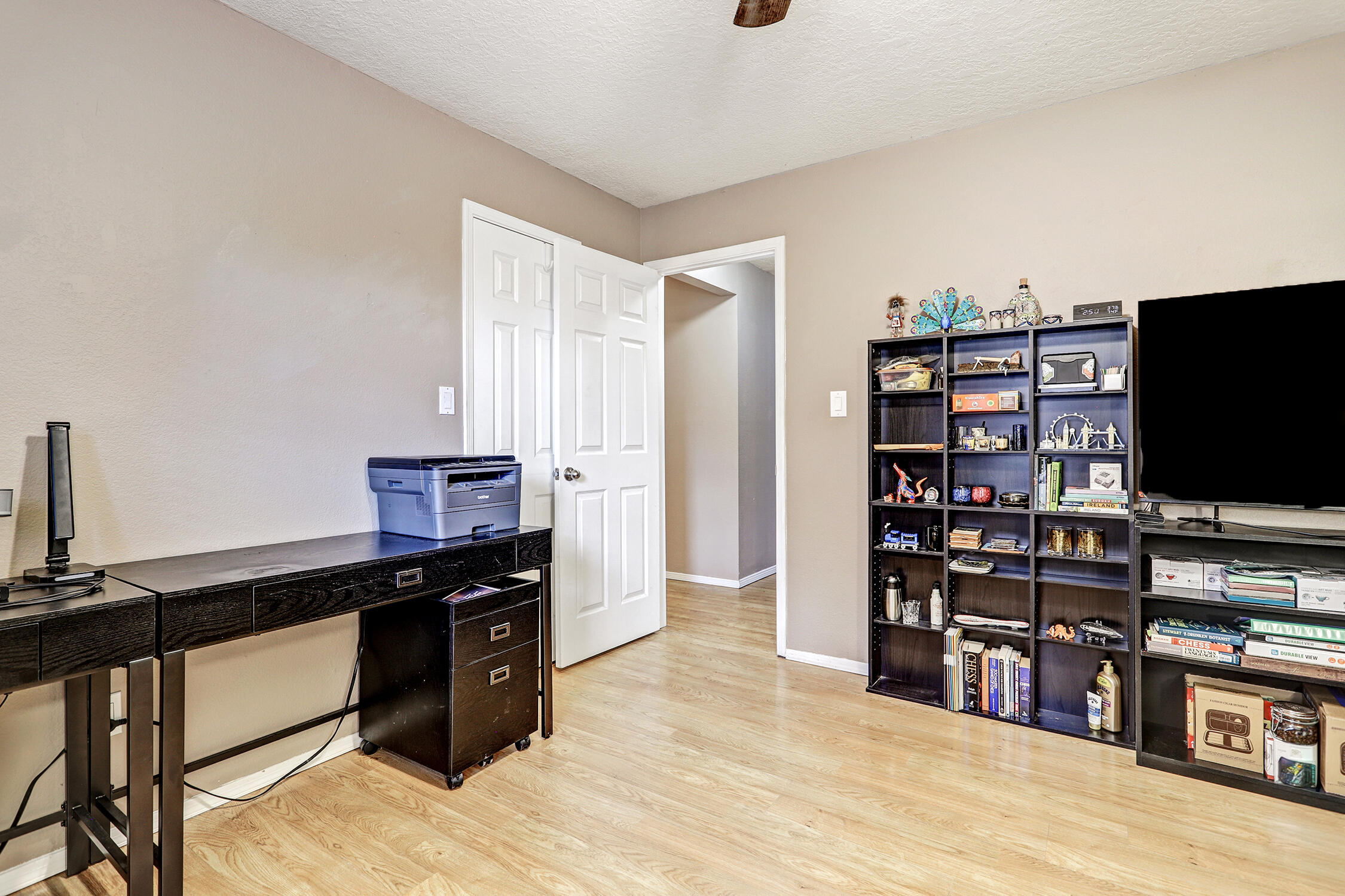Photo 4 — 5913 Painted Pony Drive NW
