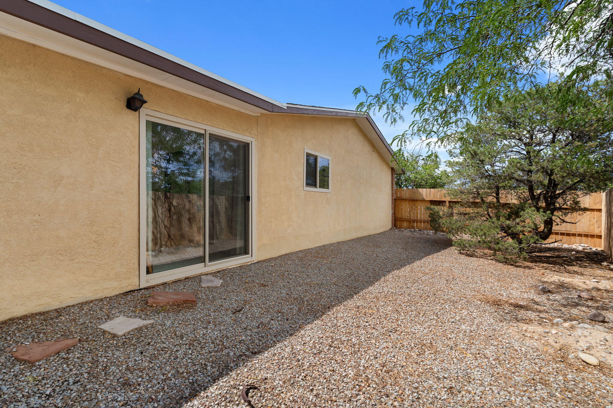 Photo 19 — 4700 N Sombrerete Road SE