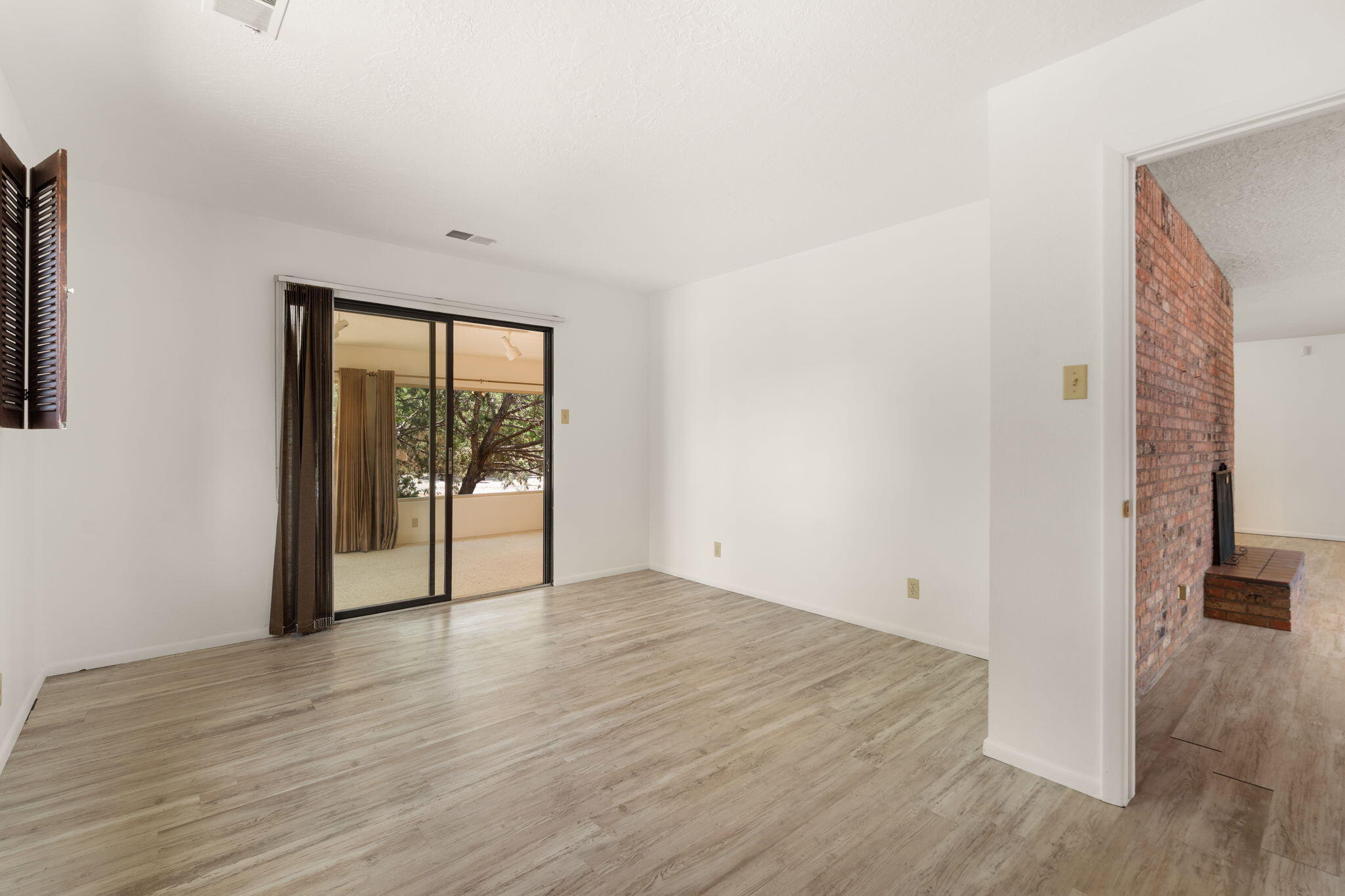 Photo 8 — 4700 N Sombrerete Road SE