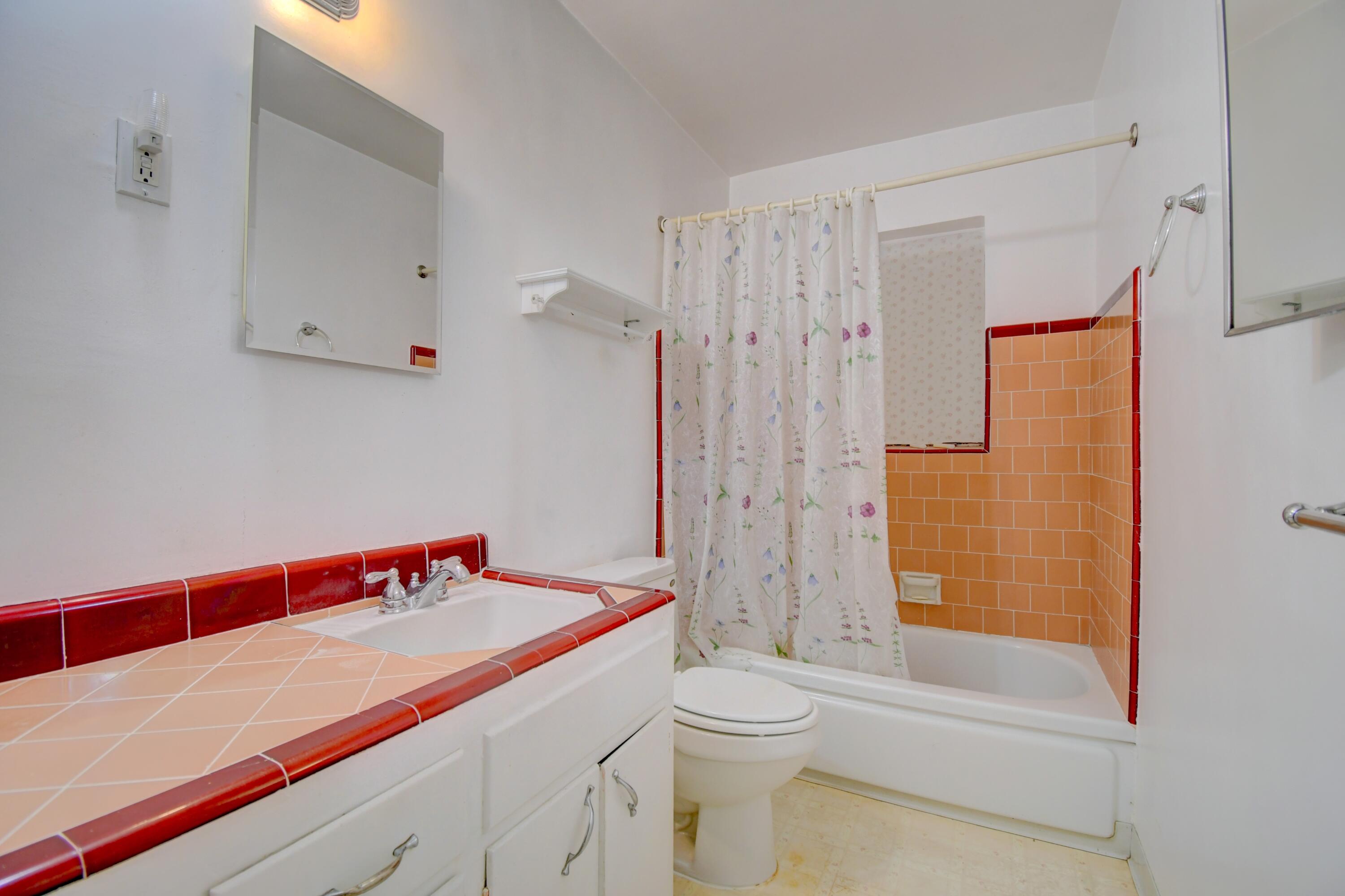 Photo 6 — 2608 General Chennault Street NE