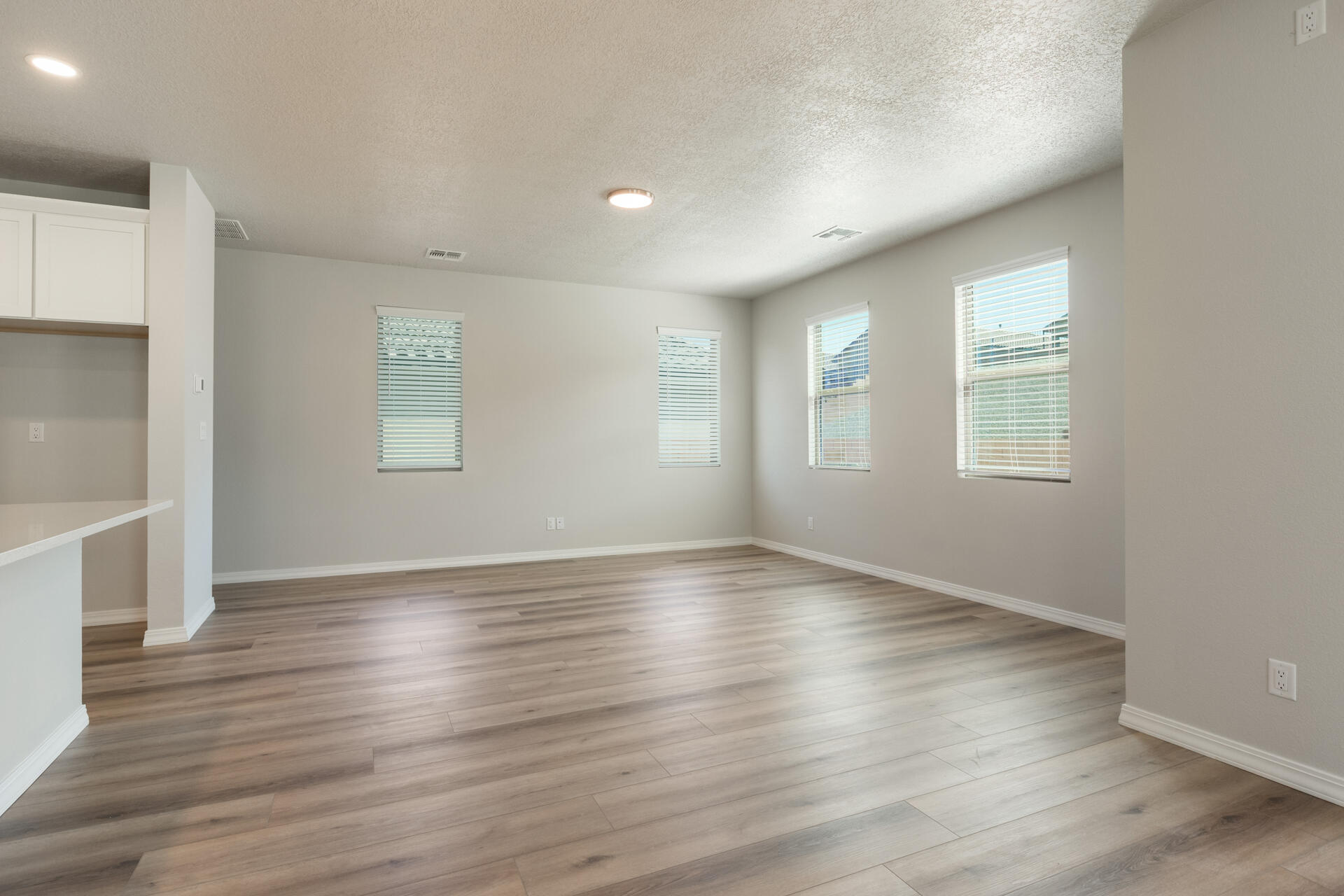 Photo 11 — 1517 Valle De Colores Street NW