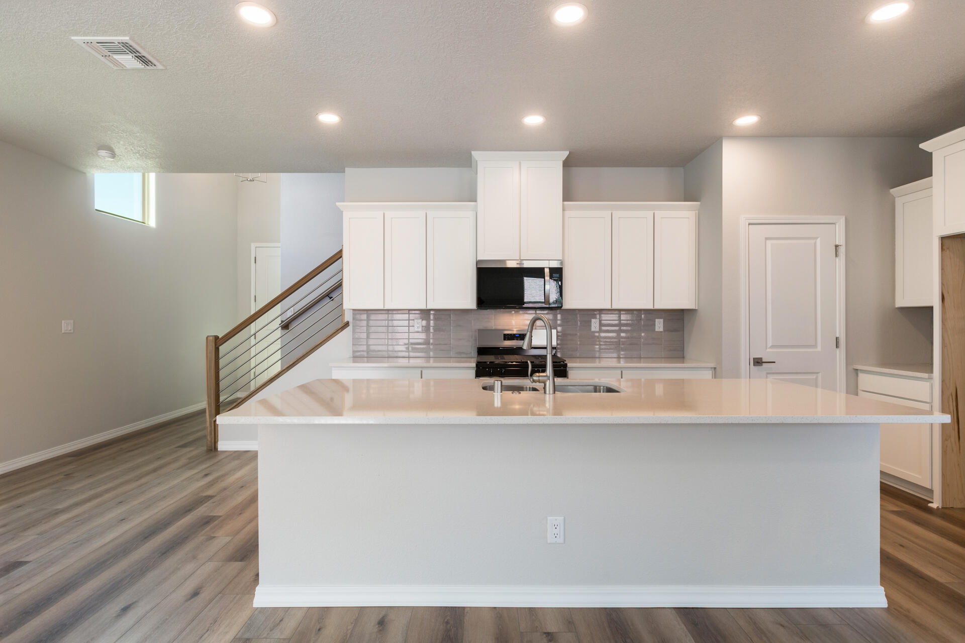 Photo 7 — 1517 Valle De Colores Street NW