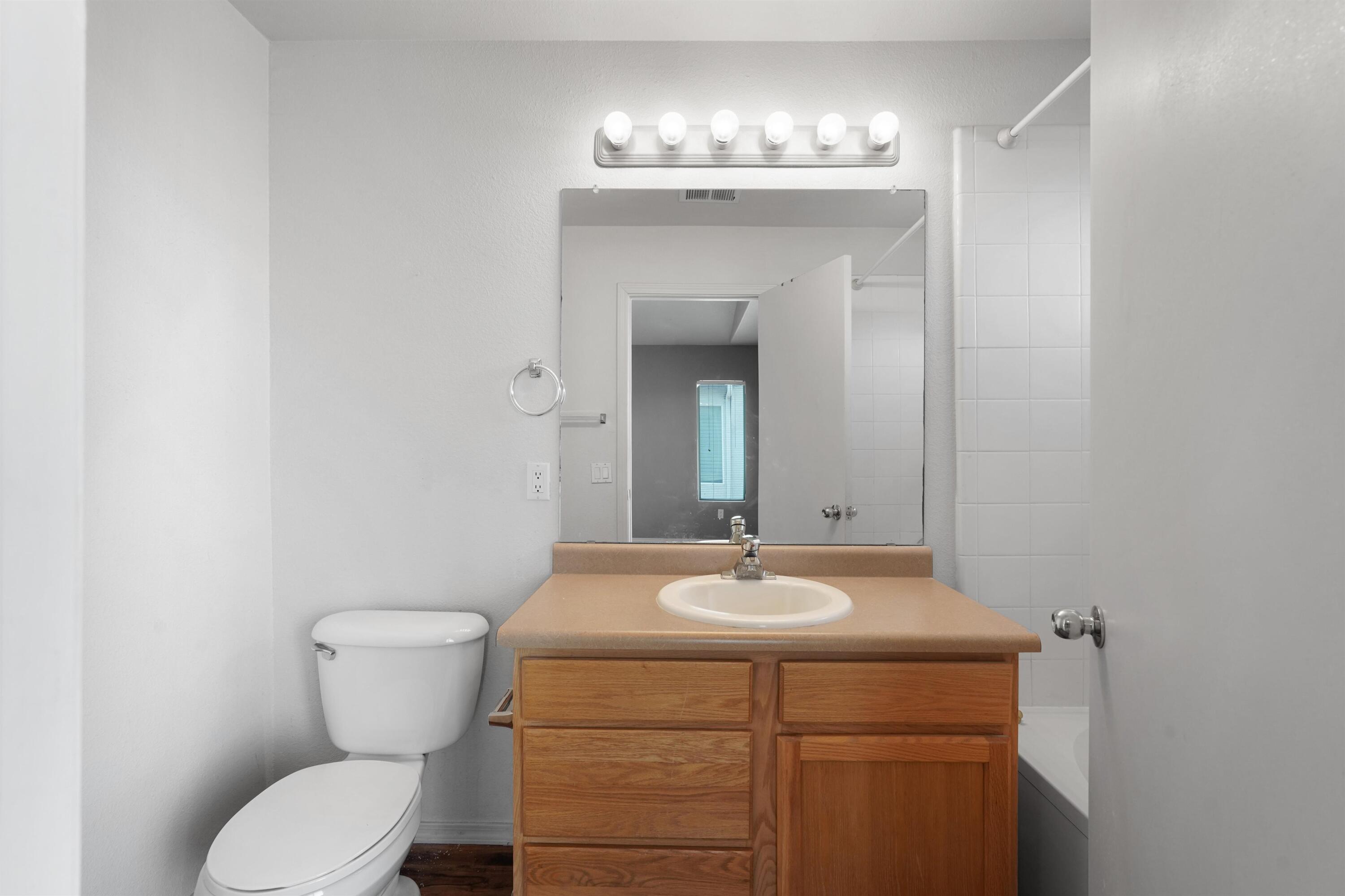 Photo 10 — 6501 San Antonio Drive NE 5103