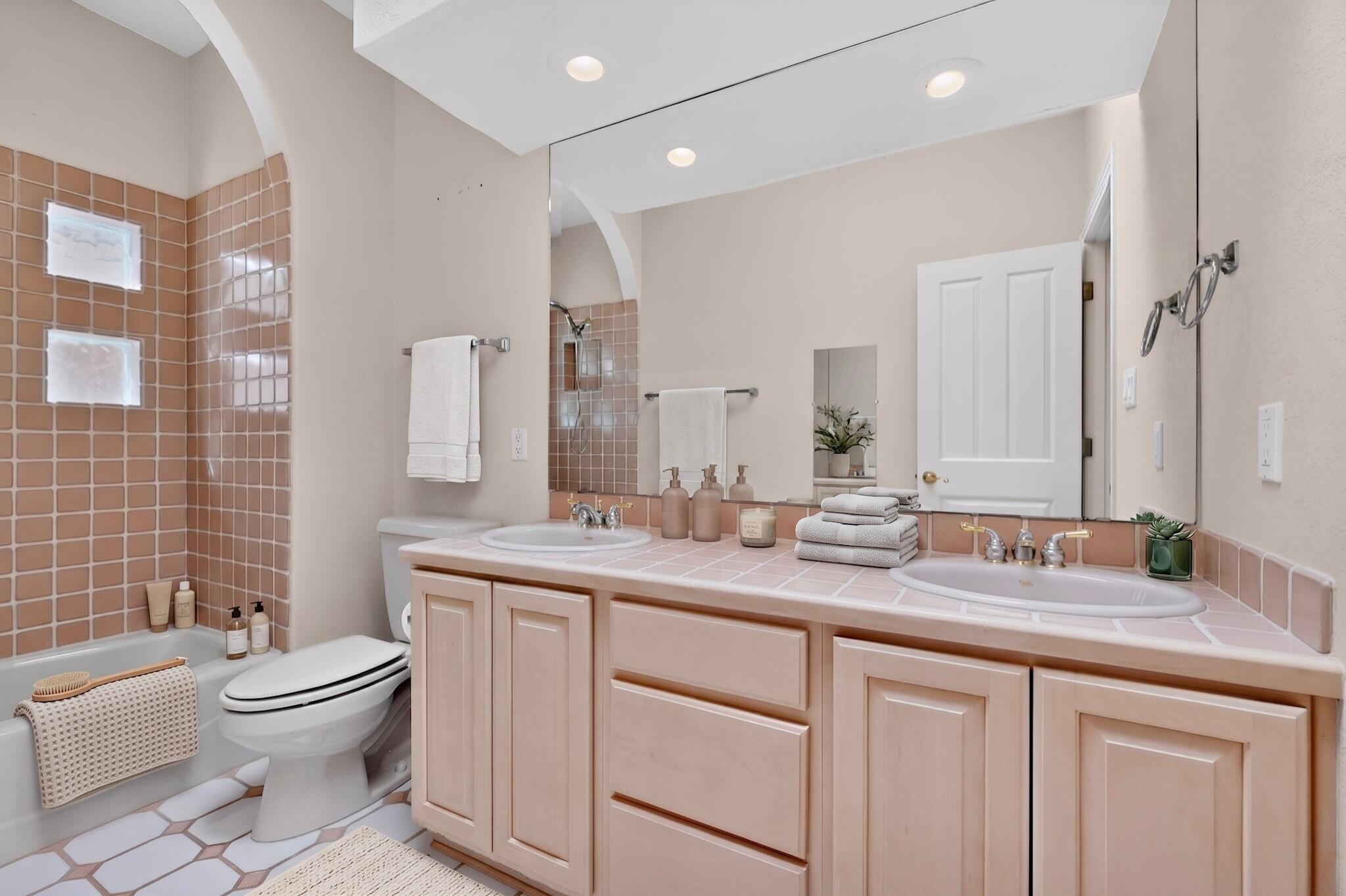 Photo 16 — 8242 Raintree Drive NE