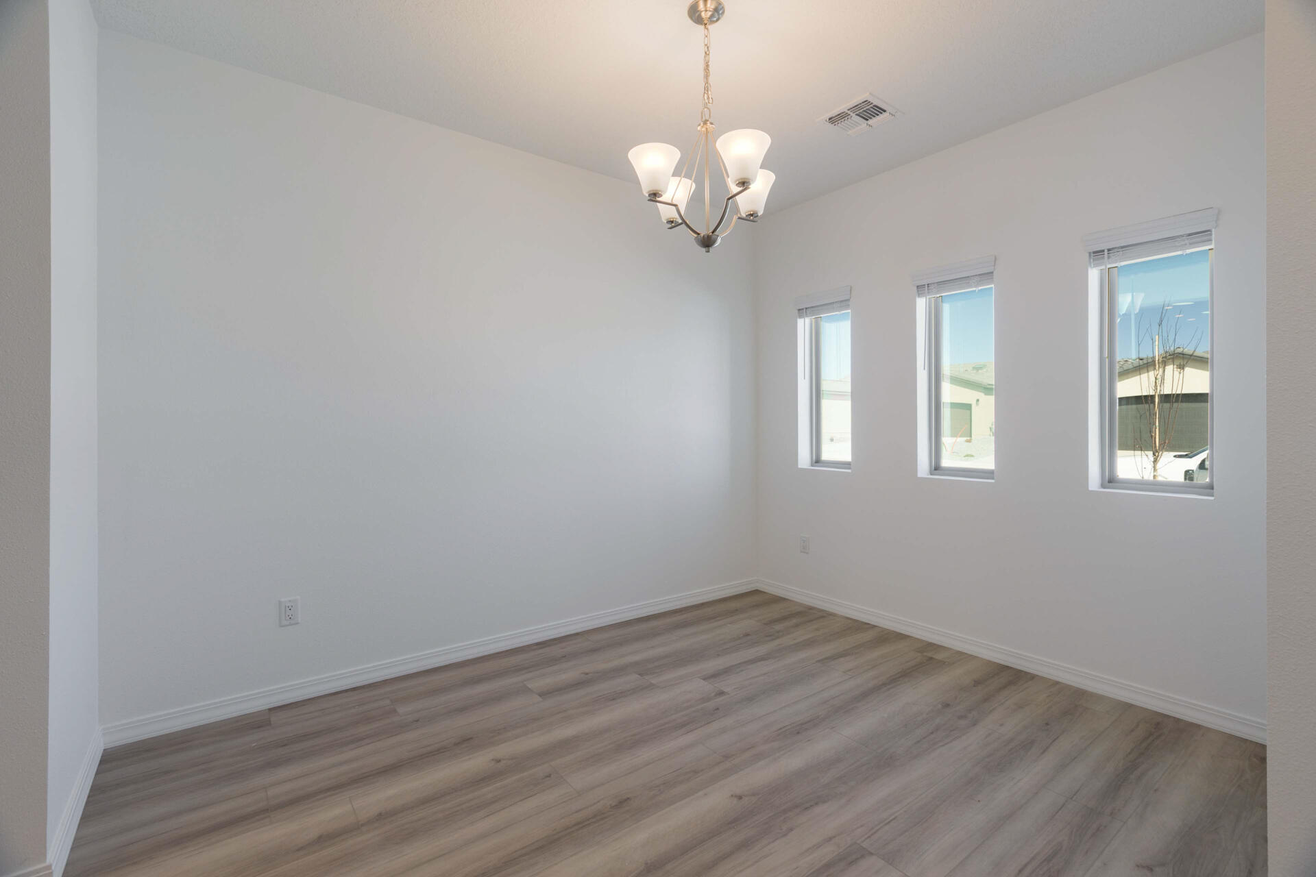 Photo 10 — 1565 Valle De Colores Street NW
