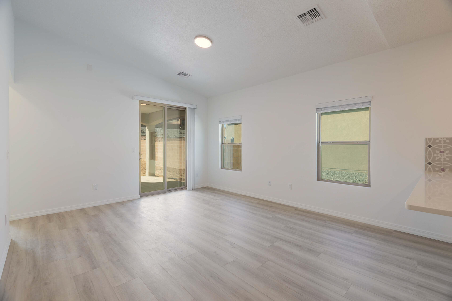 Photo 12 — 1565 Valle De Colores Street NW
