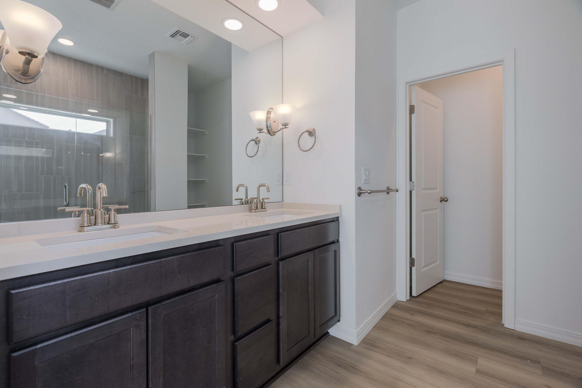Photo 17 — 1565 Valle De Colores Street NW