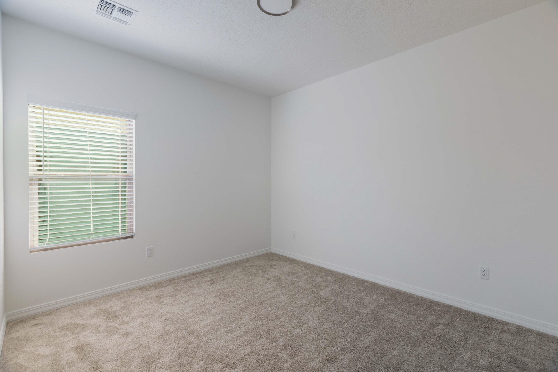 Photo 19 — 1565 Valle De Colores Street NW
