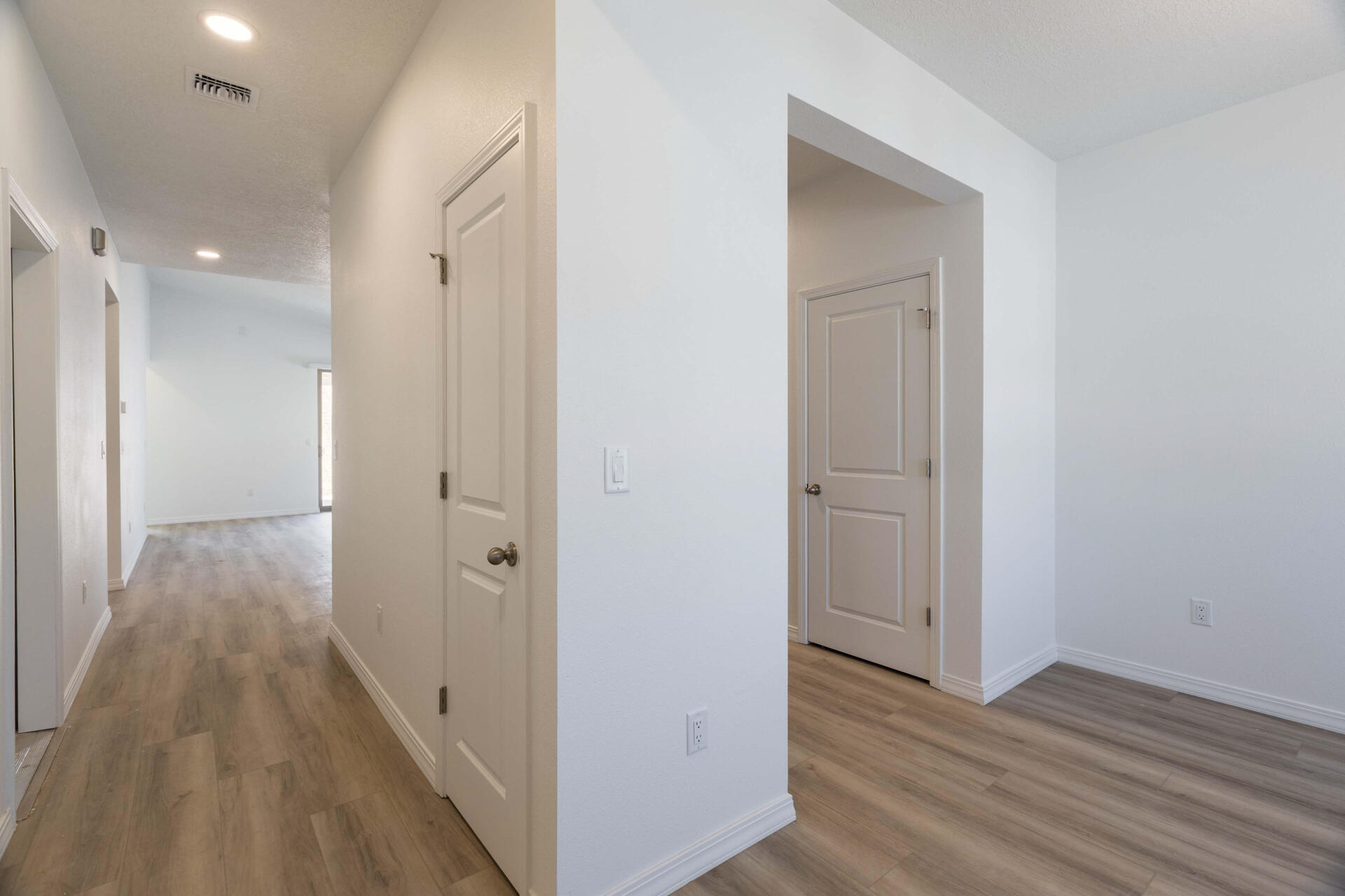 Photo 9 — 1565 Valle De Colores Street NW