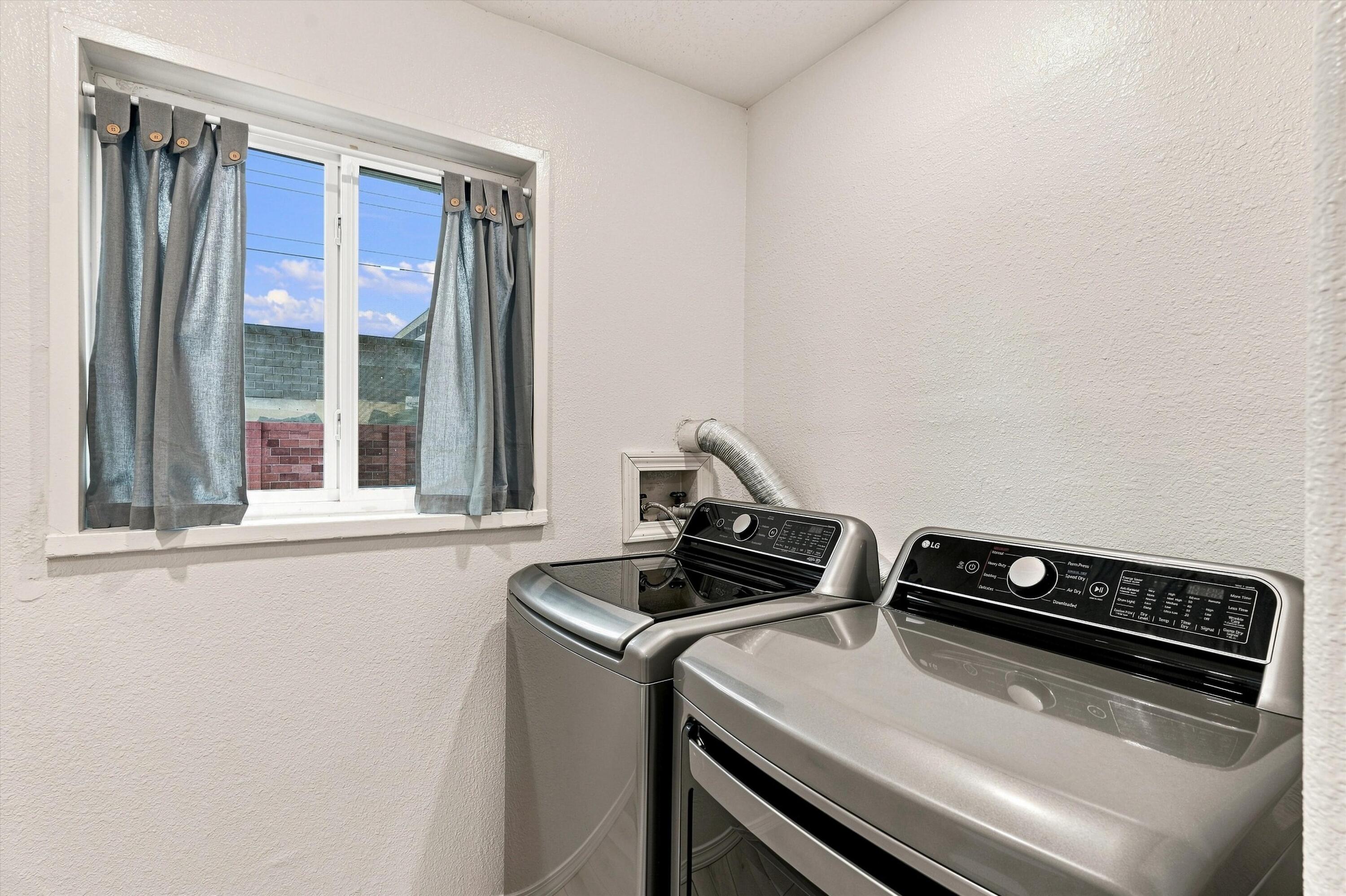 Photo 2 — 1224 Muriel Street NE