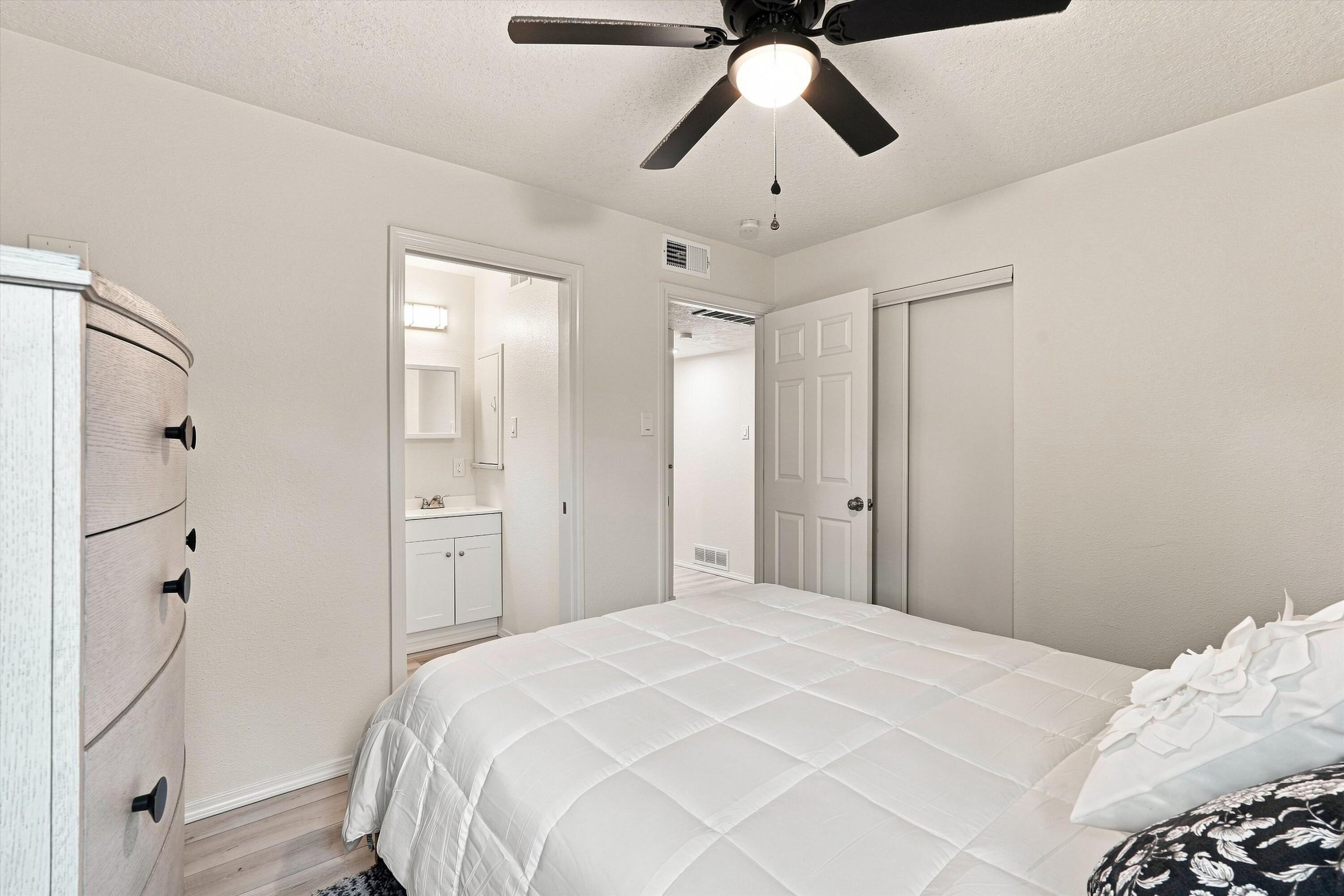 Photo 6 — 1224 Muriel Street NE