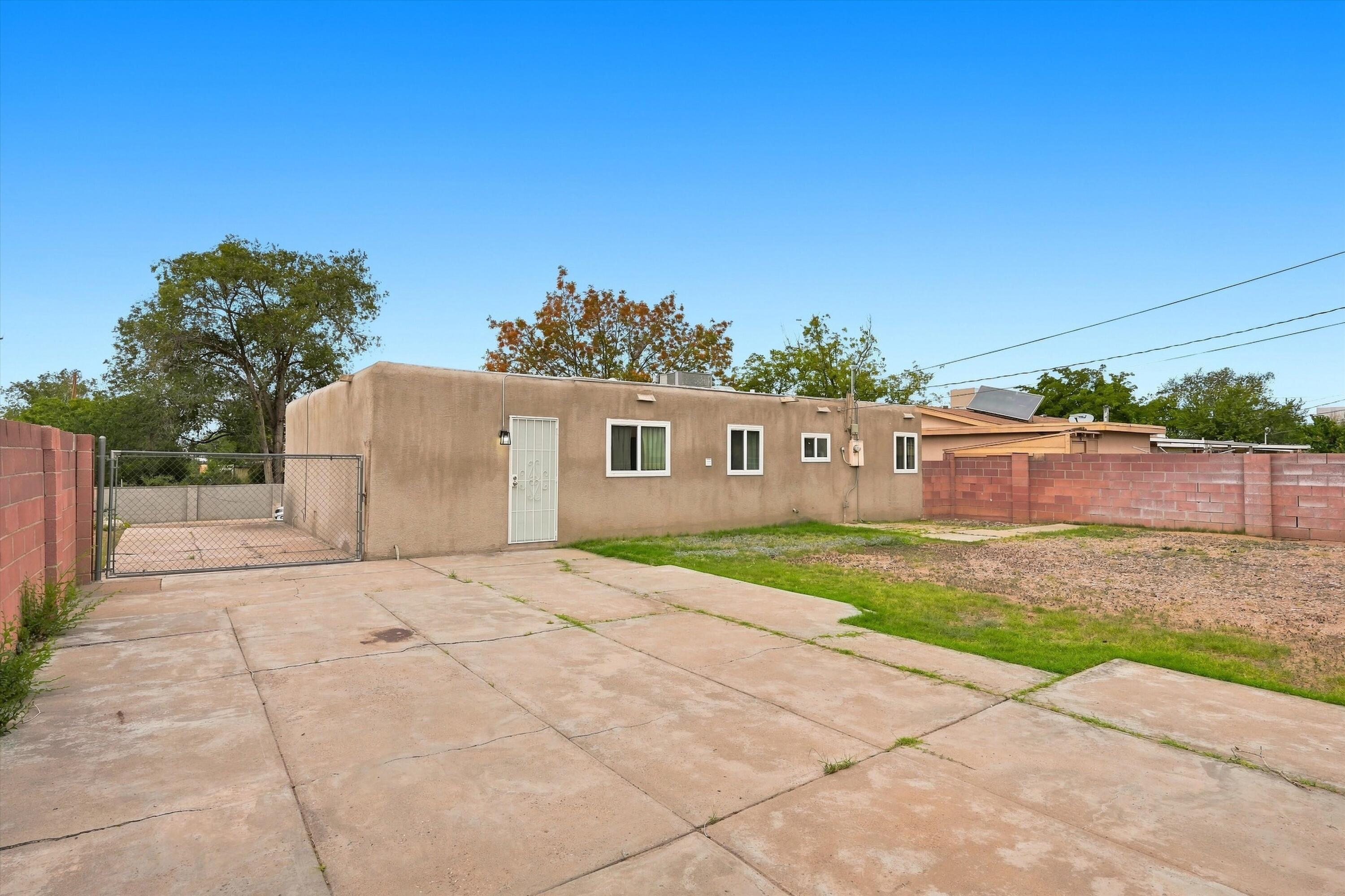 Photo 10 — 1224 Muriel Street NE