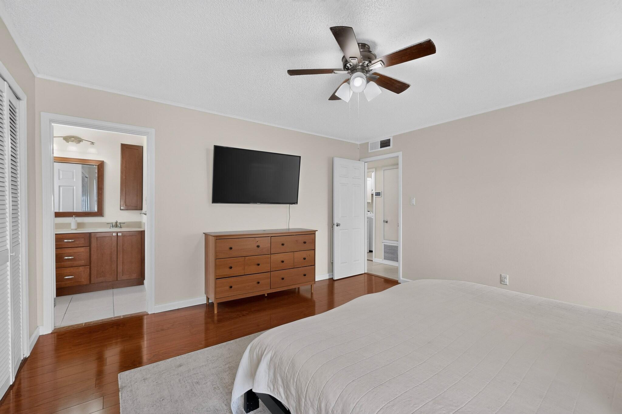 Photo 10 — 7109 Beck Drive NE
