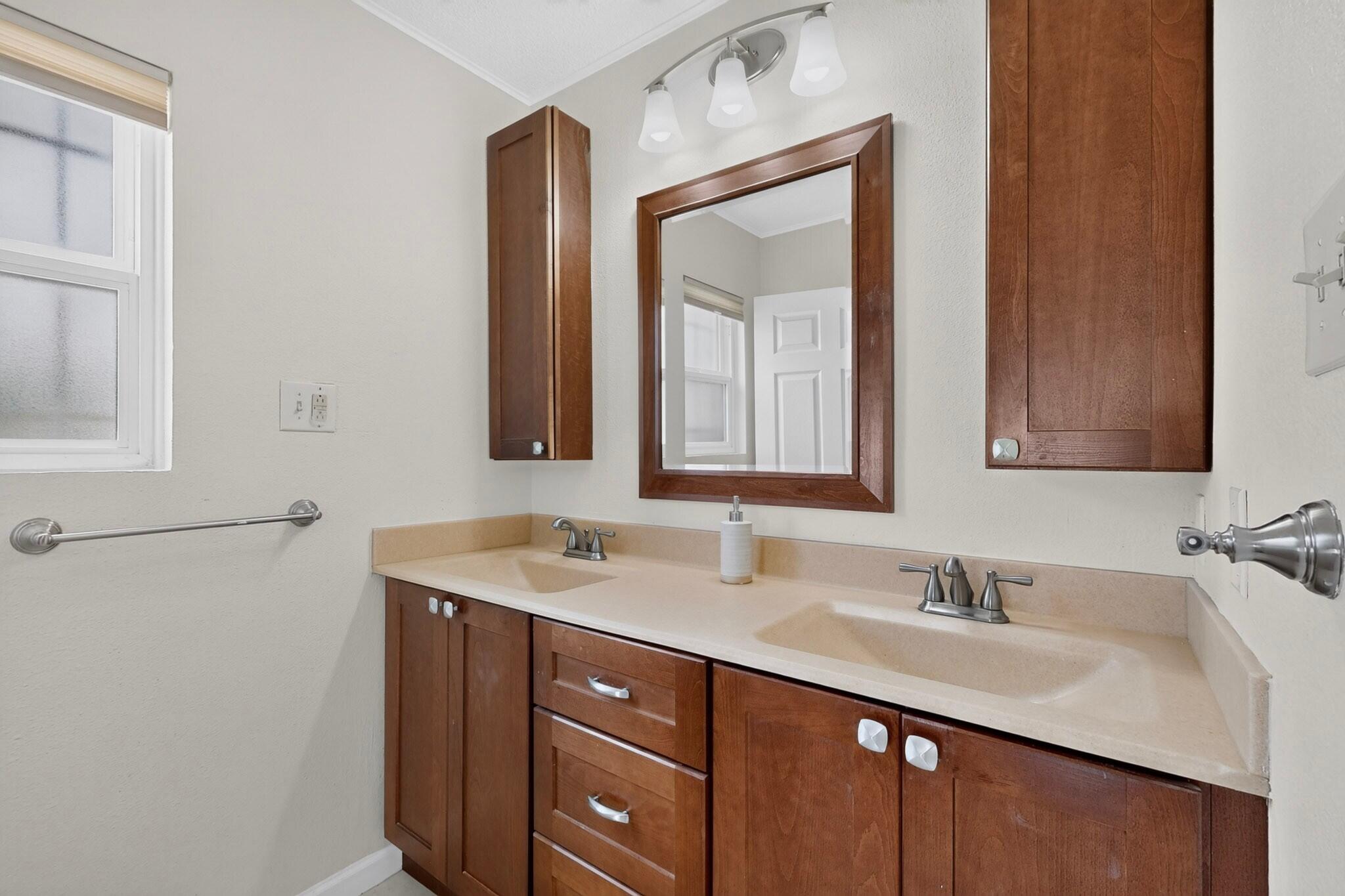 Photo 11 — 7109 Beck Drive NE
