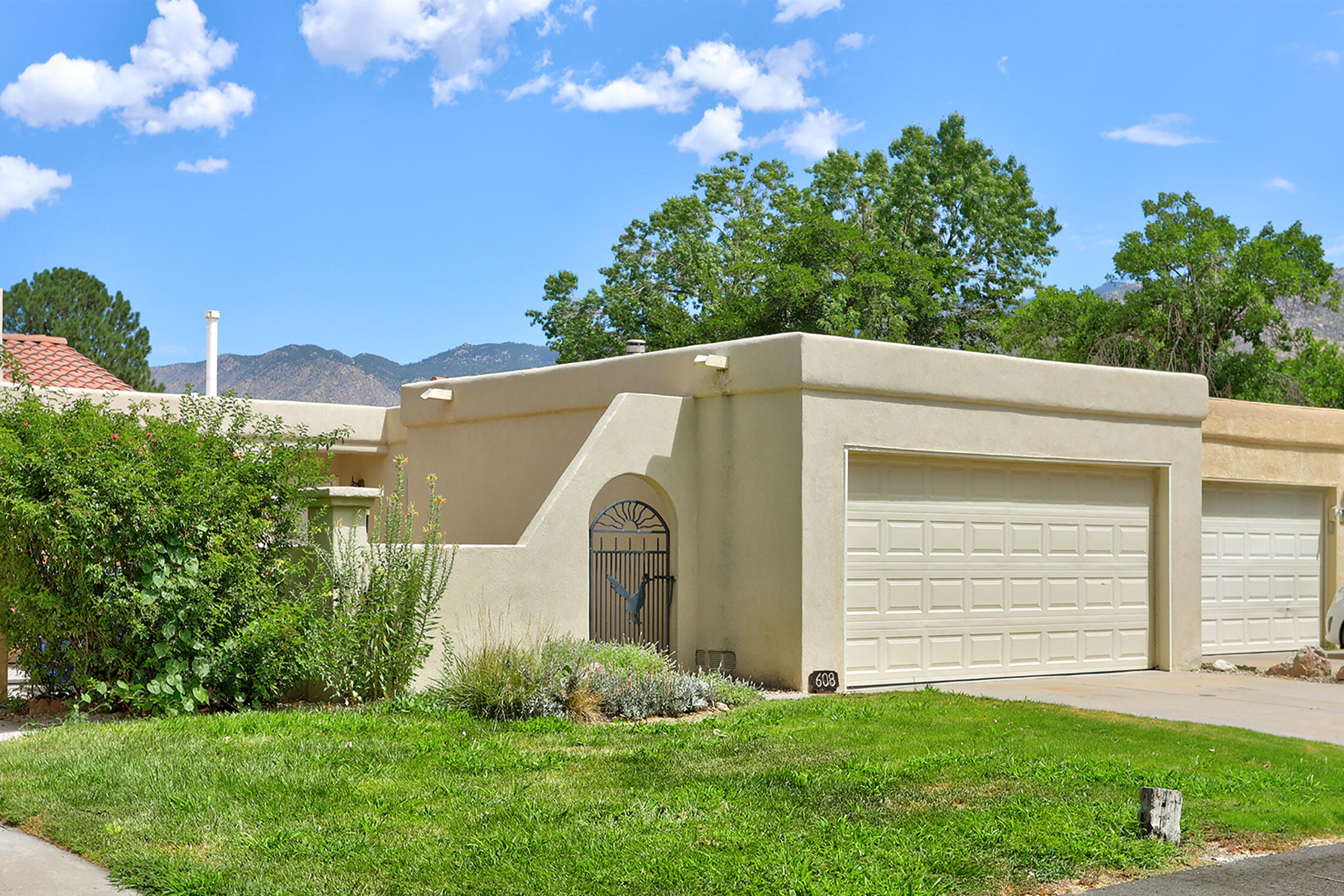 608 Meadow Green Court SE