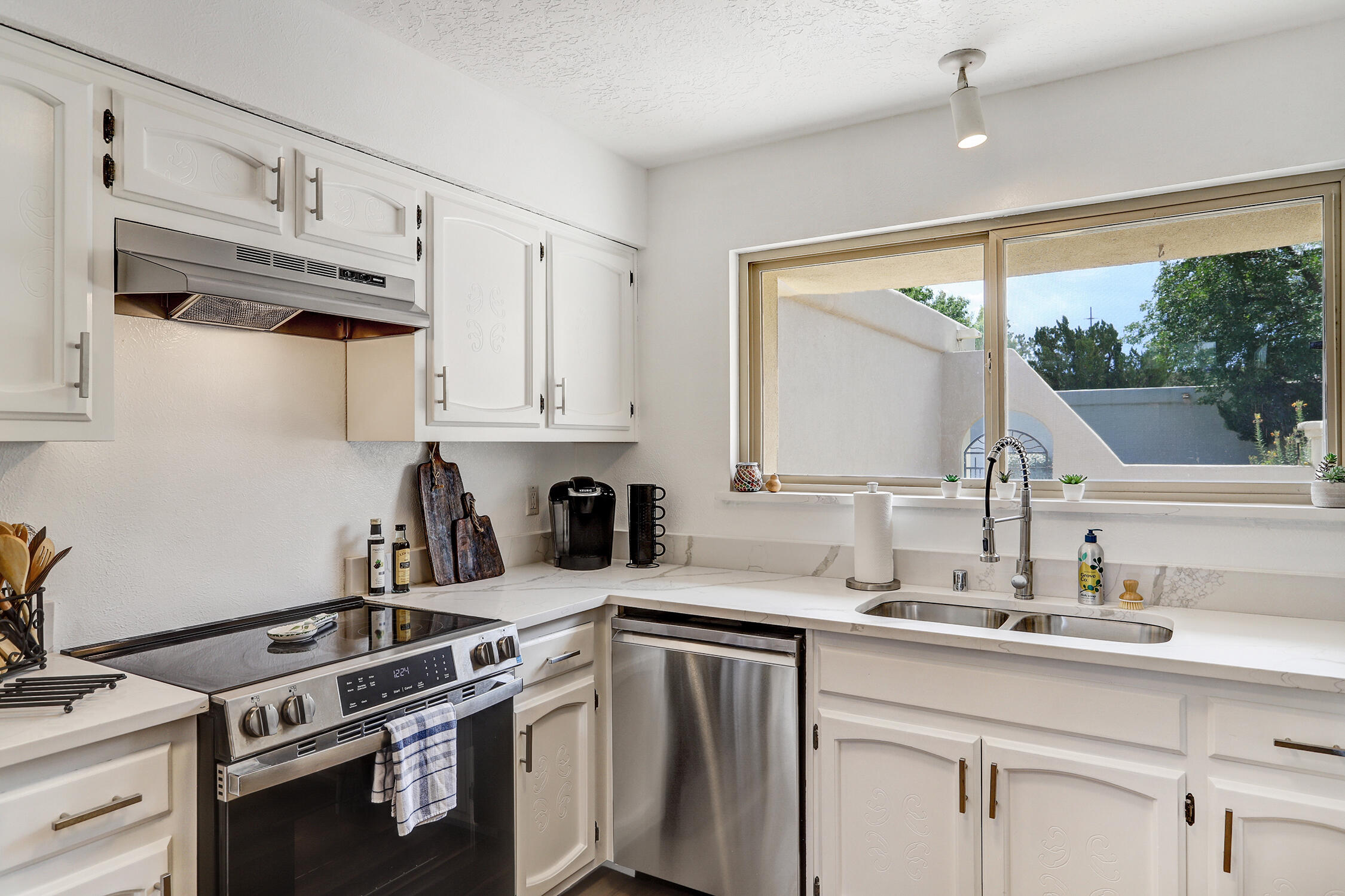 Photo 17 — 608 Meadow Green Court SE