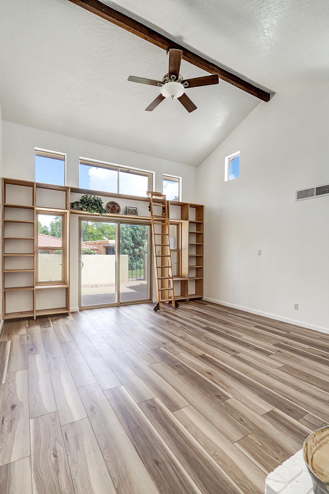 Photo 18 — 608 Meadow Green Court SE