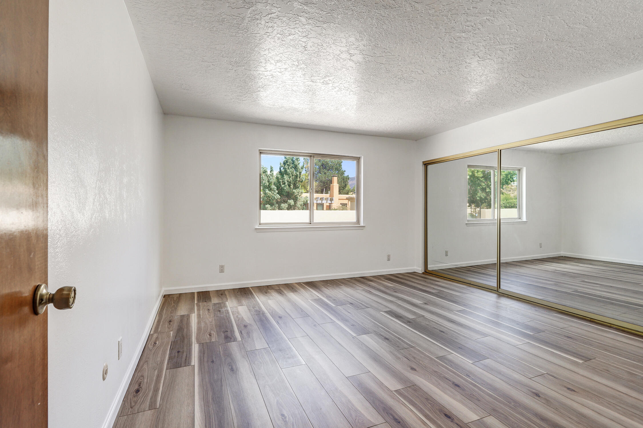 Photo 19 — 608 Meadow Green Court SE