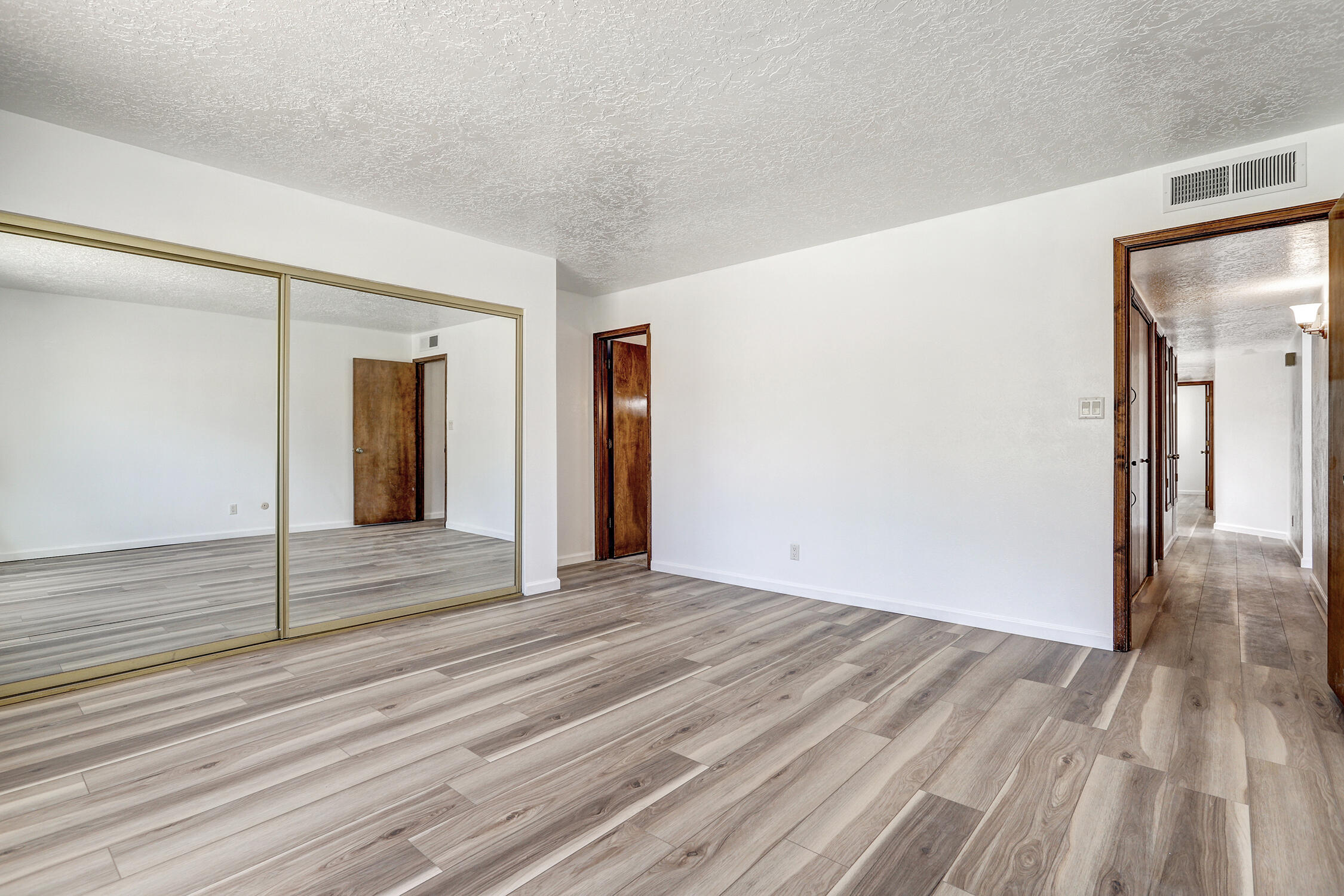 Photo 20 — 608 Meadow Green Court SE