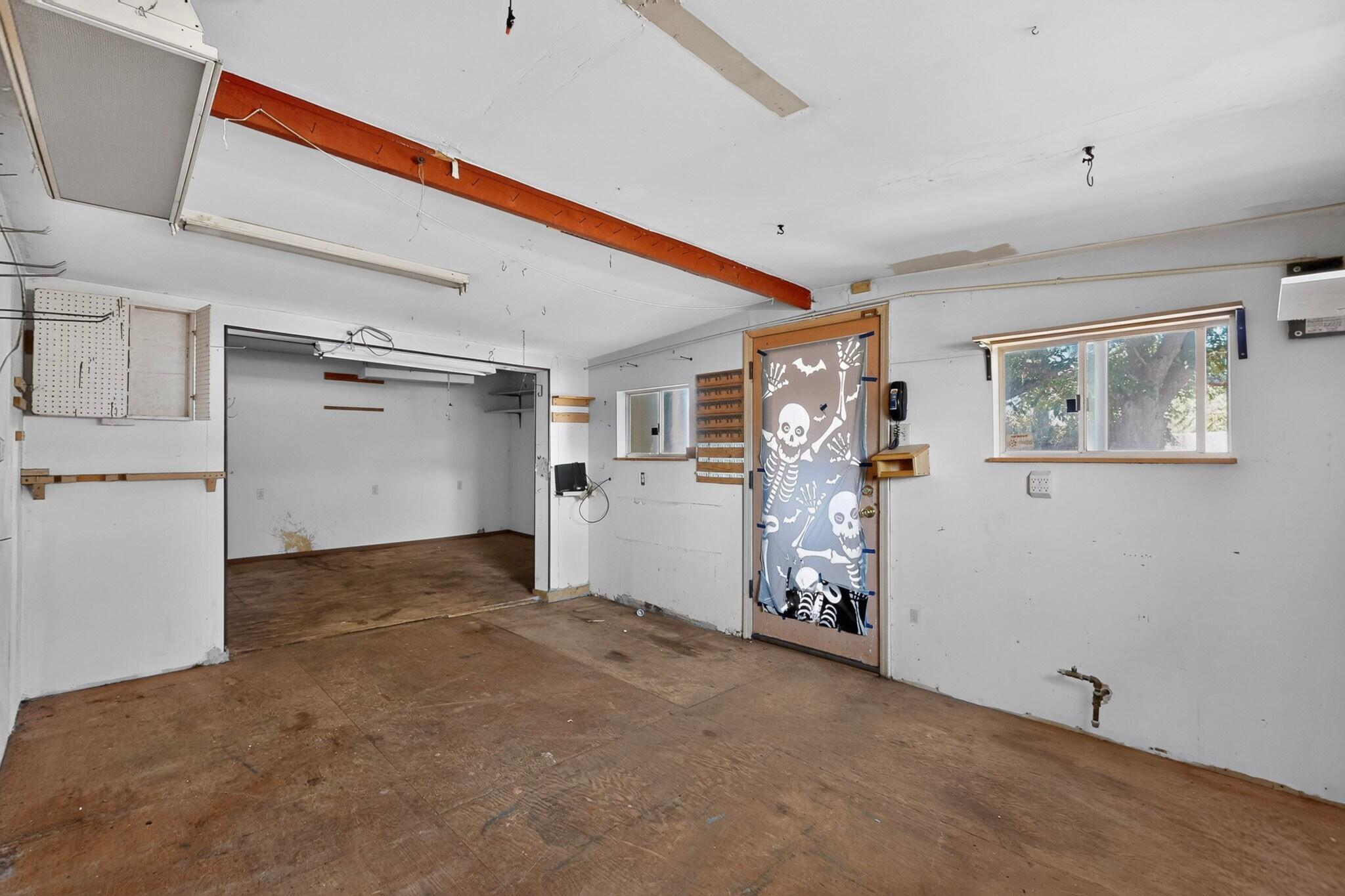 Photo 15 — 1501 Mary Ellen Street NE