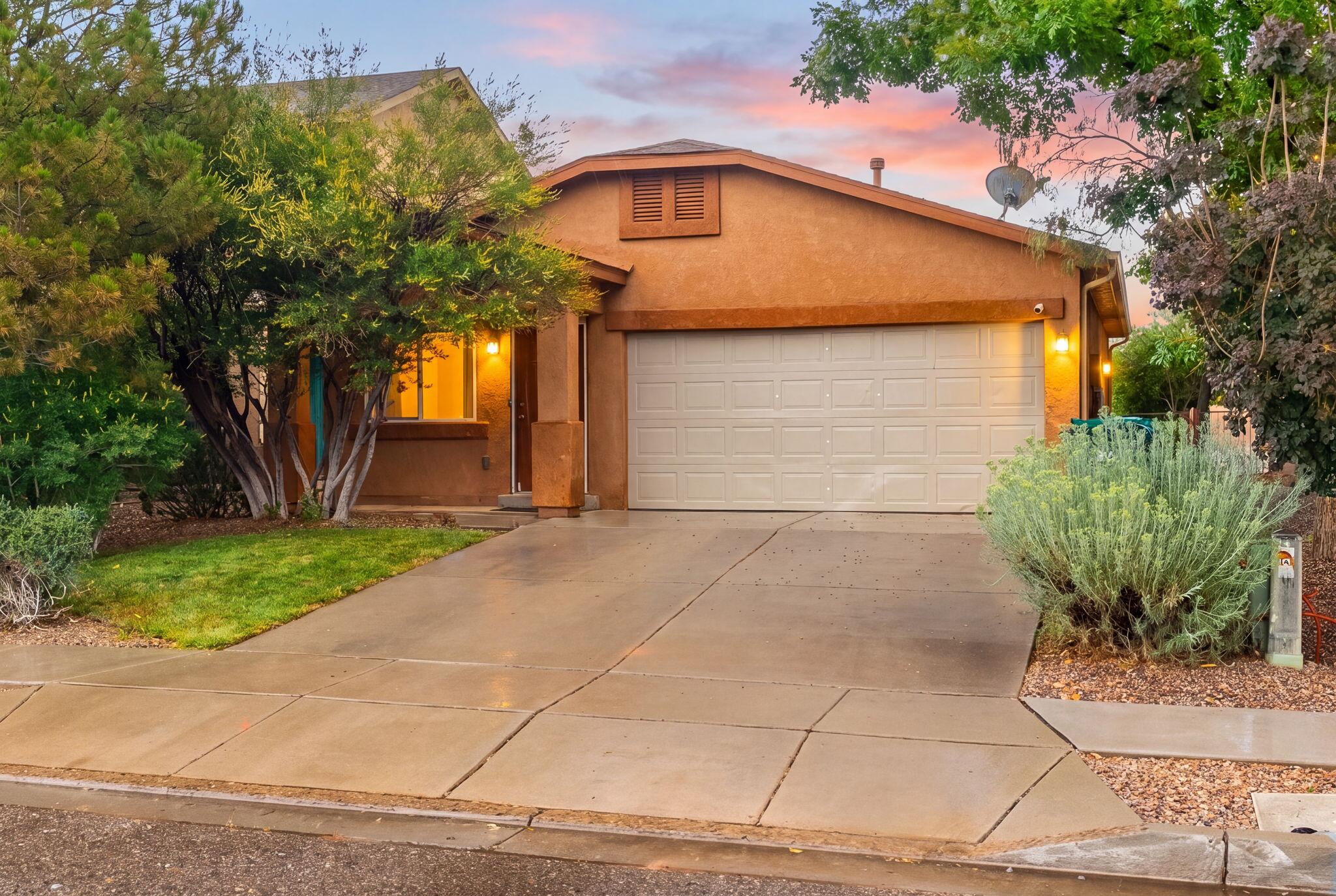3808 Lonesome Ridge Street NE, Rio Rancho, NM 87144