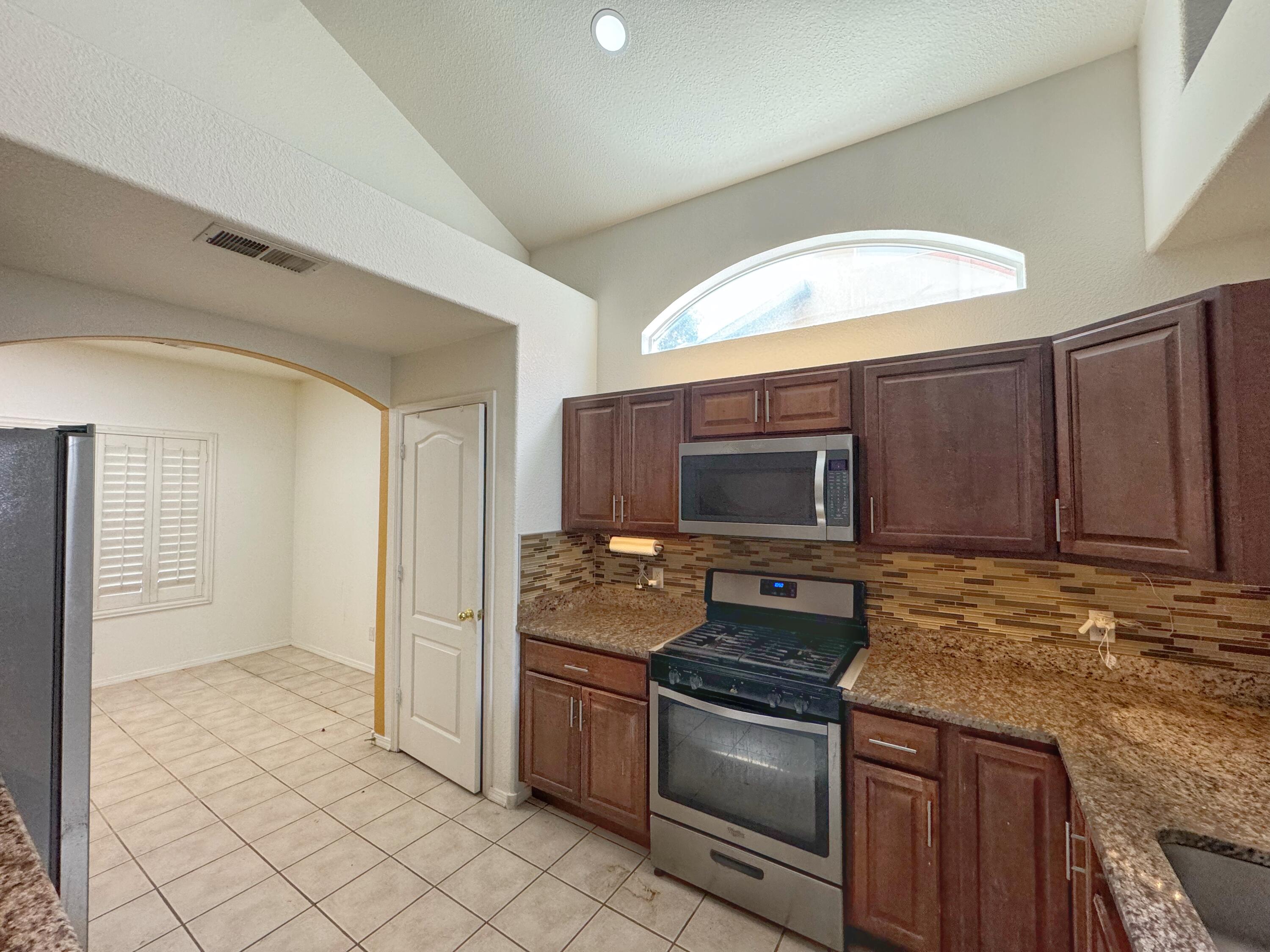 Photo 17 — 7424 Desert Eagle Road NE