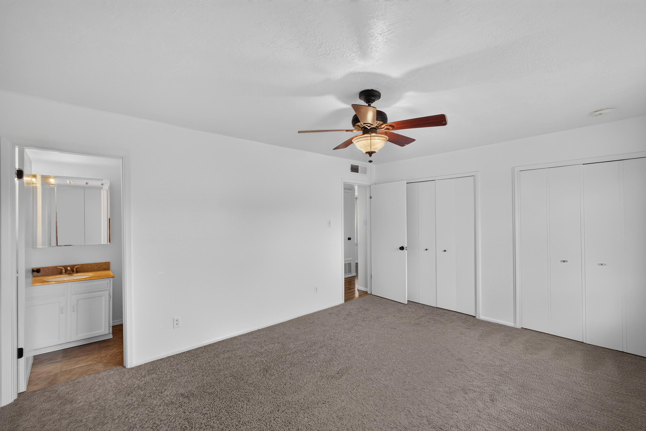 Photo 13 — 4917 Chisholm Trail NW