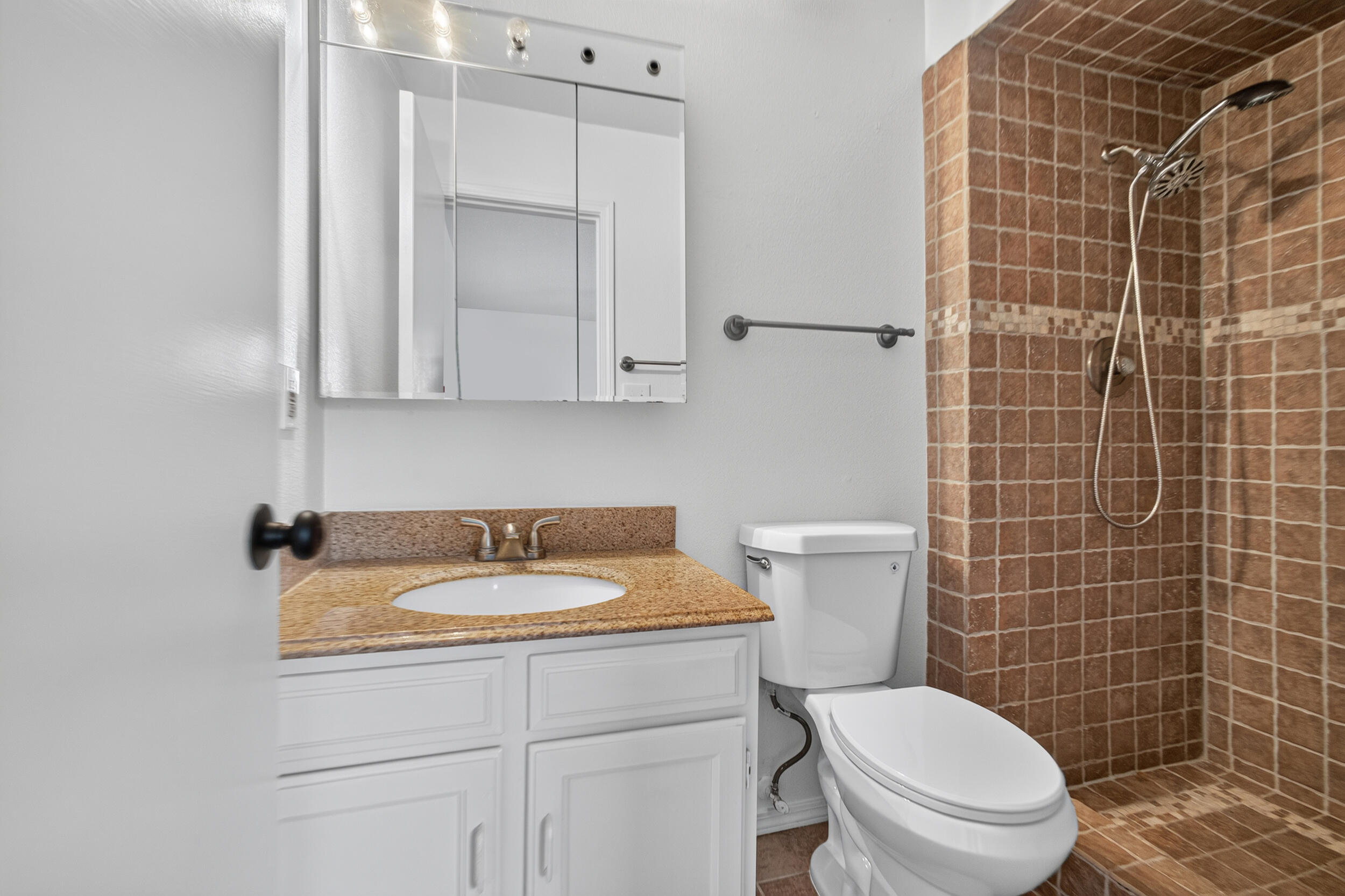 Photo 14 — 4917 Chisholm Trail NW