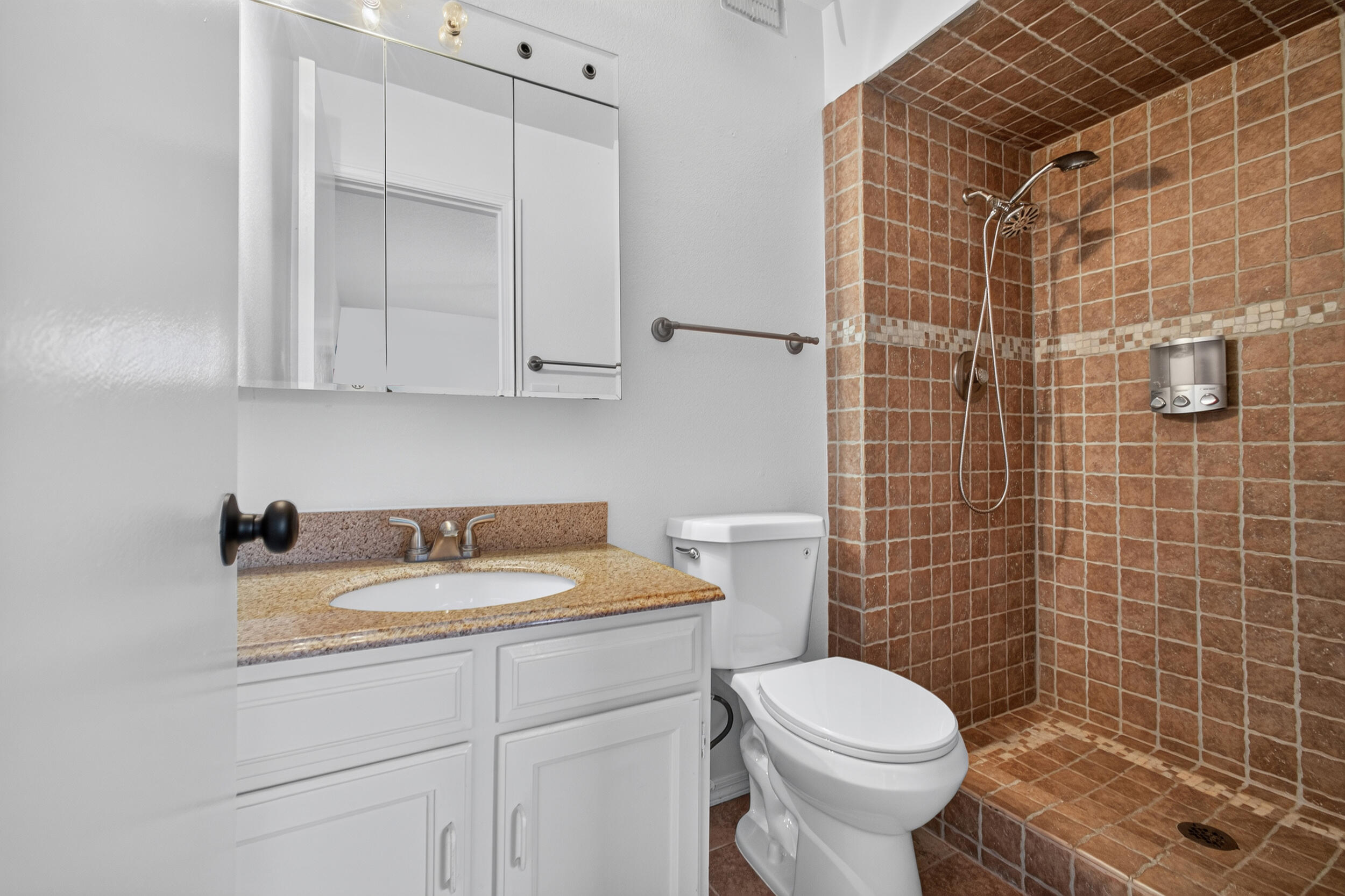 Photo 15 — 4917 Chisholm Trail NW