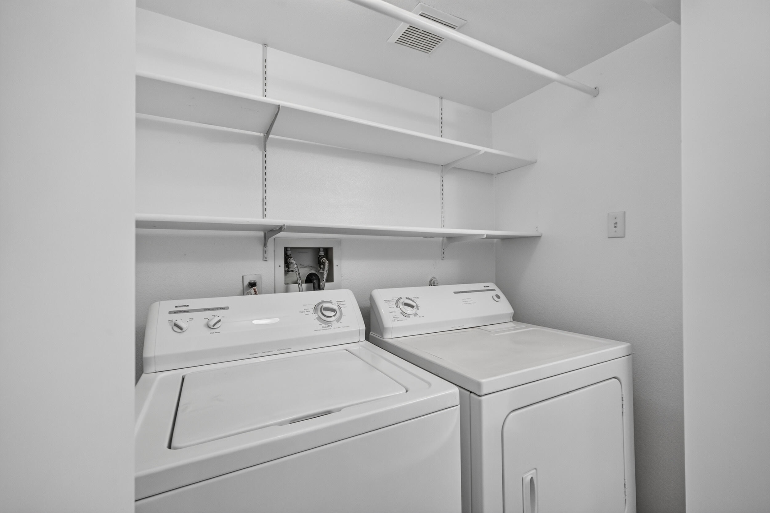Photo 2 — 4917 Chisholm Trail NW
