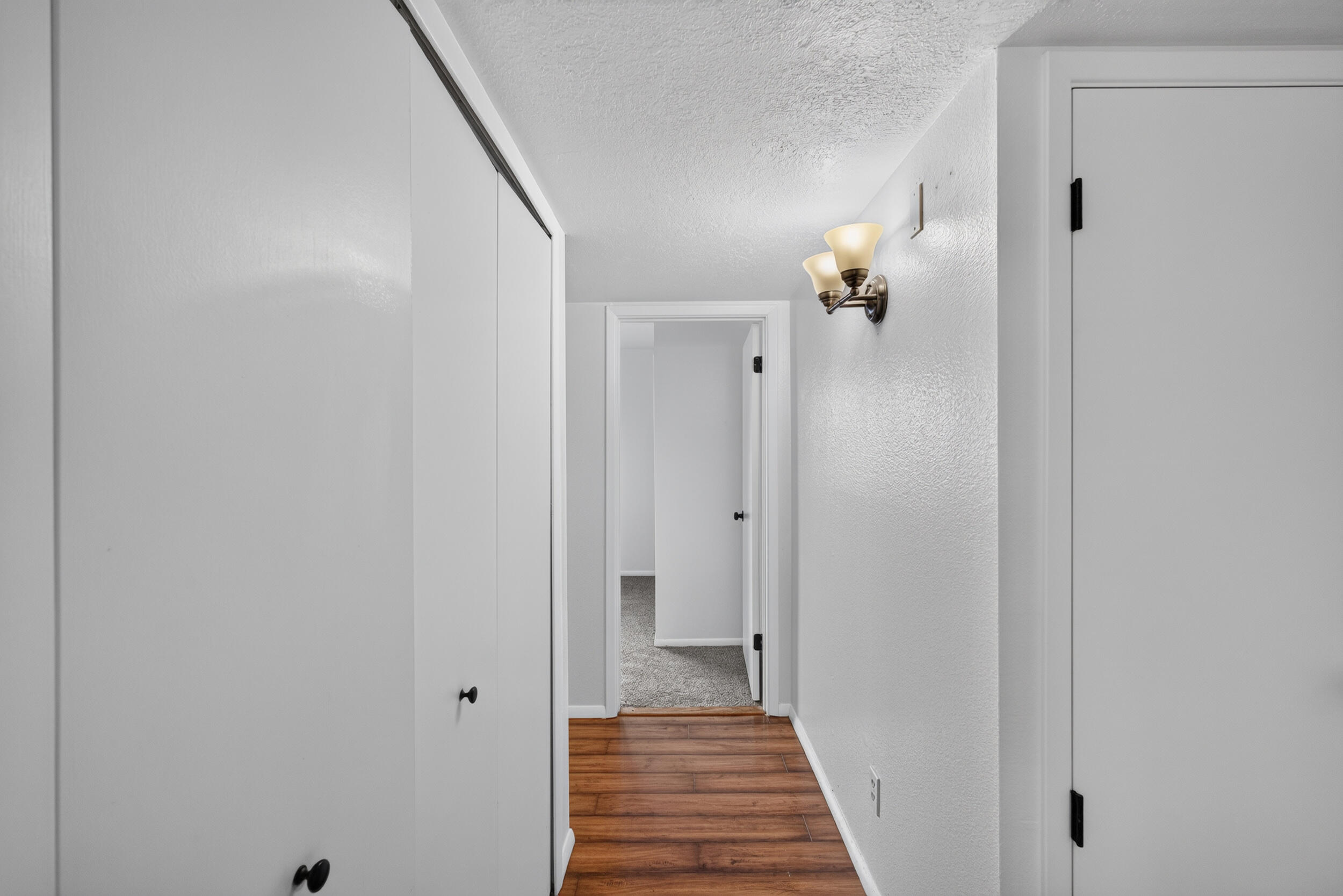 Photo 3 — 4917 Chisholm Trail NW