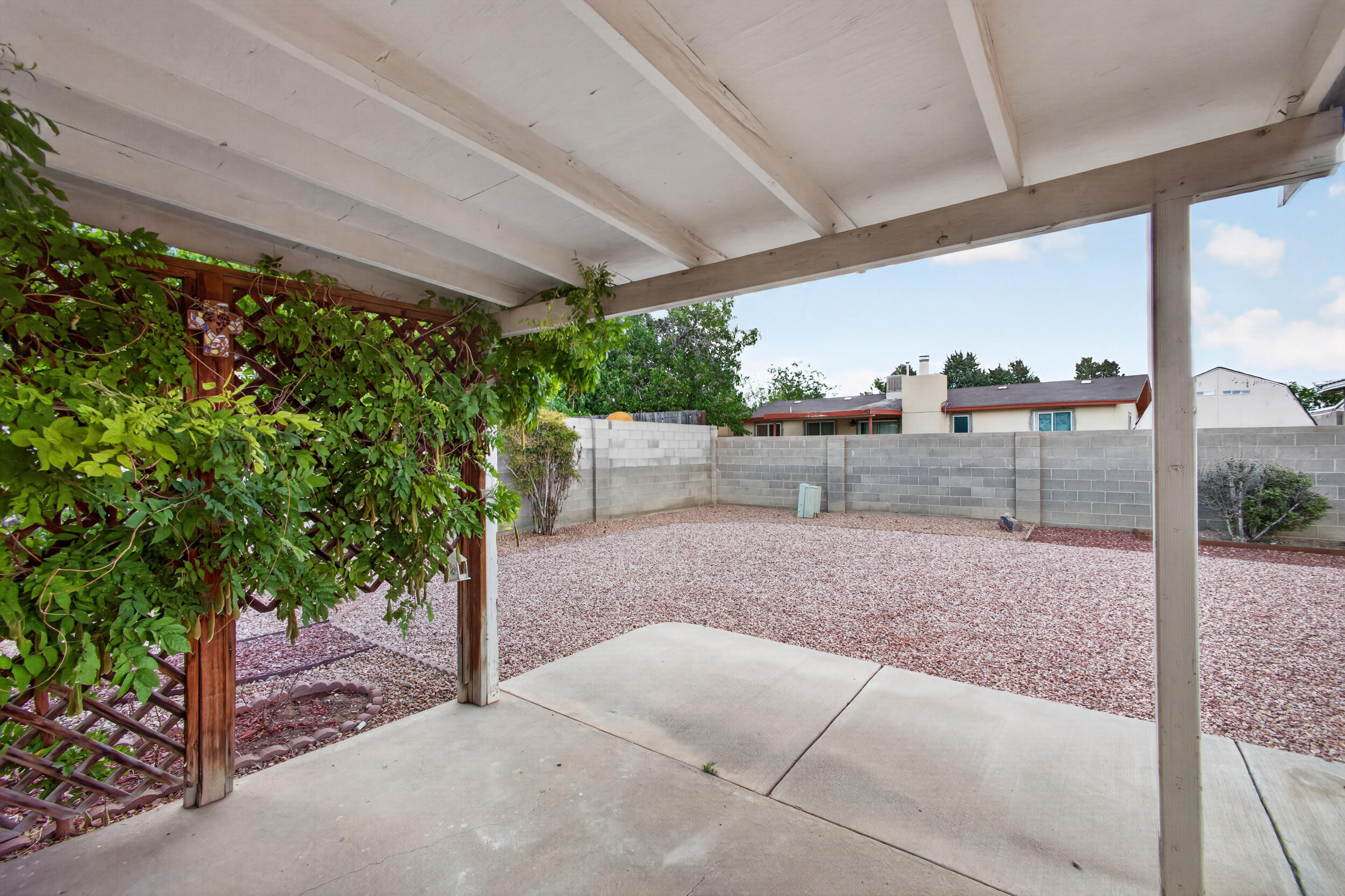 Photo 4 — 4917 Chisholm Trail NW