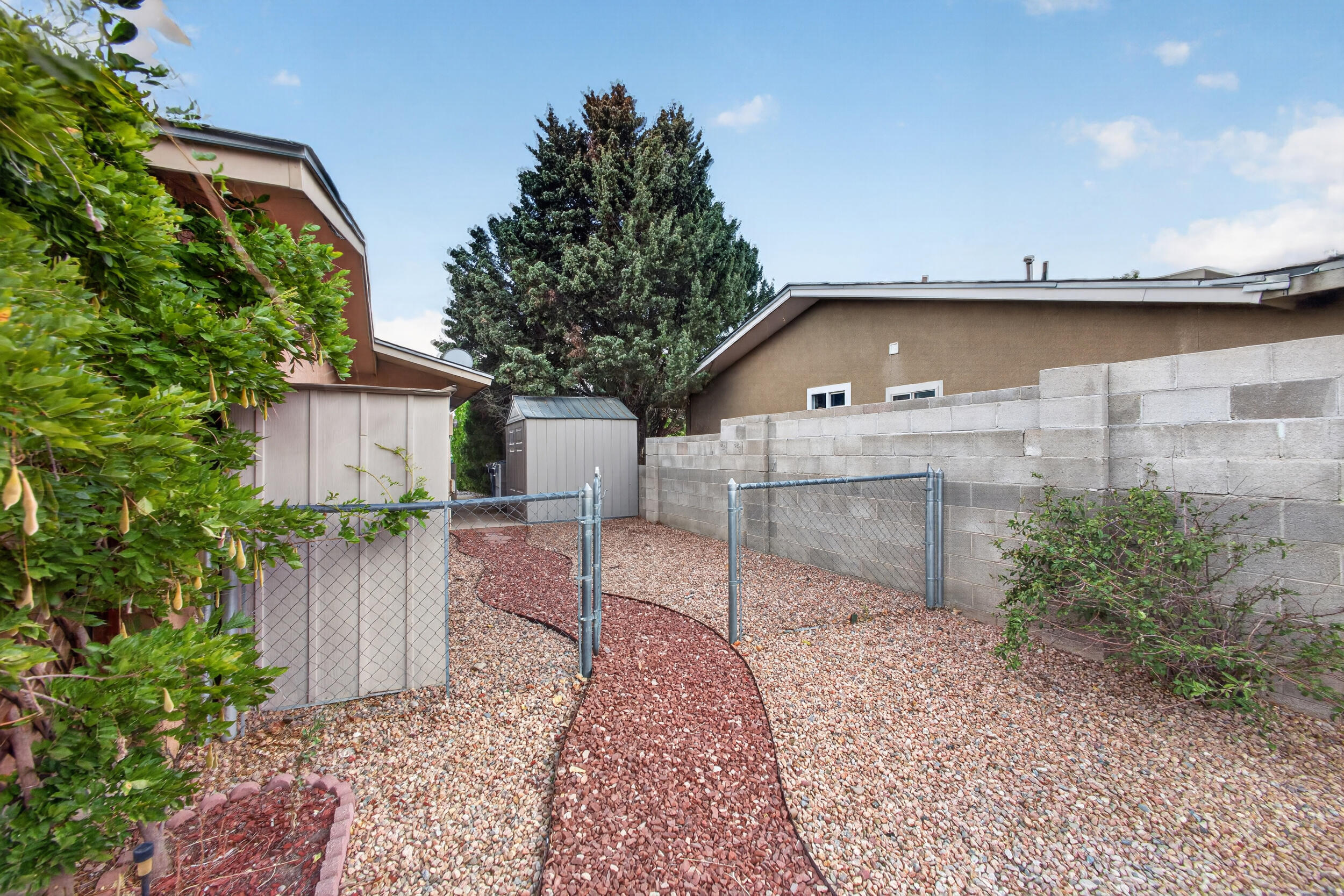 Photo 8 — 4917 Chisholm Trail NW