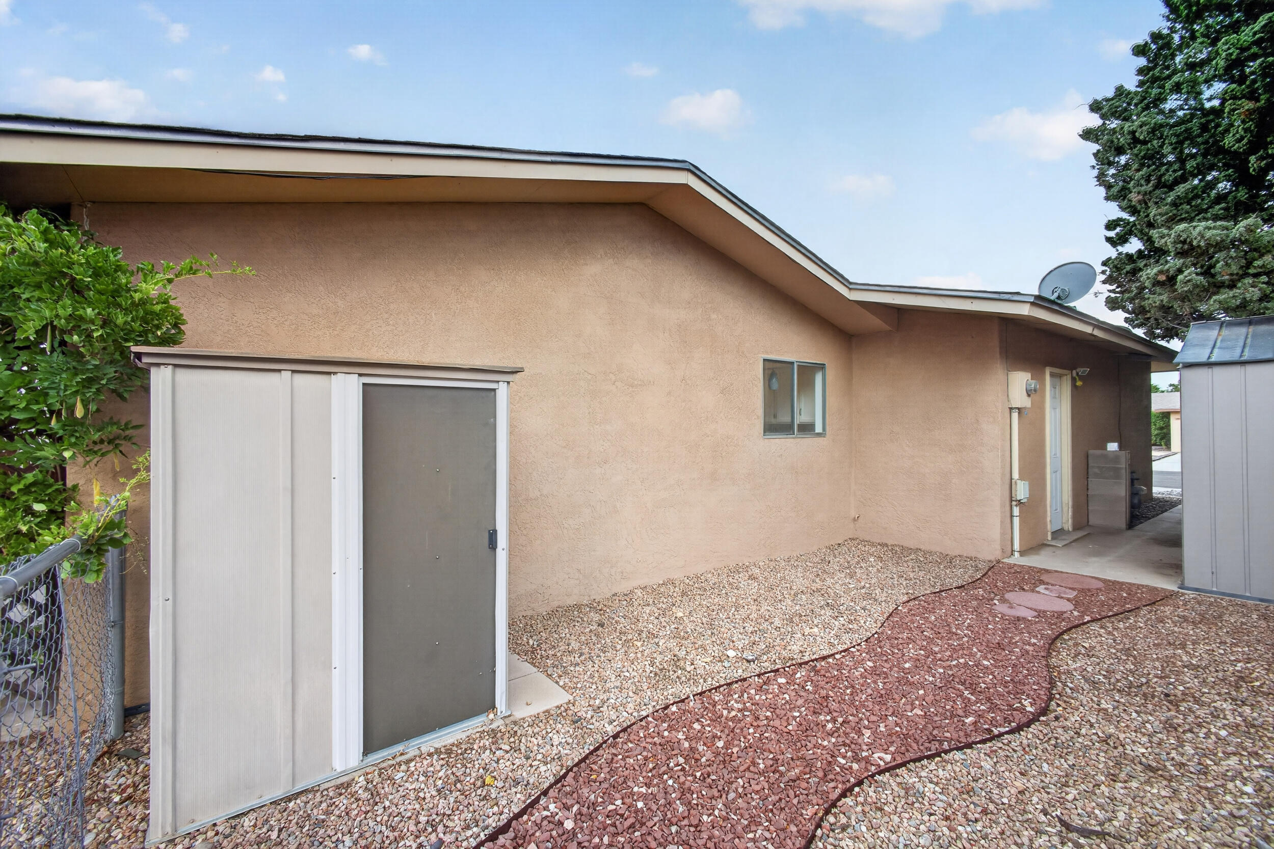 Photo 9 — 4917 Chisholm Trail NW