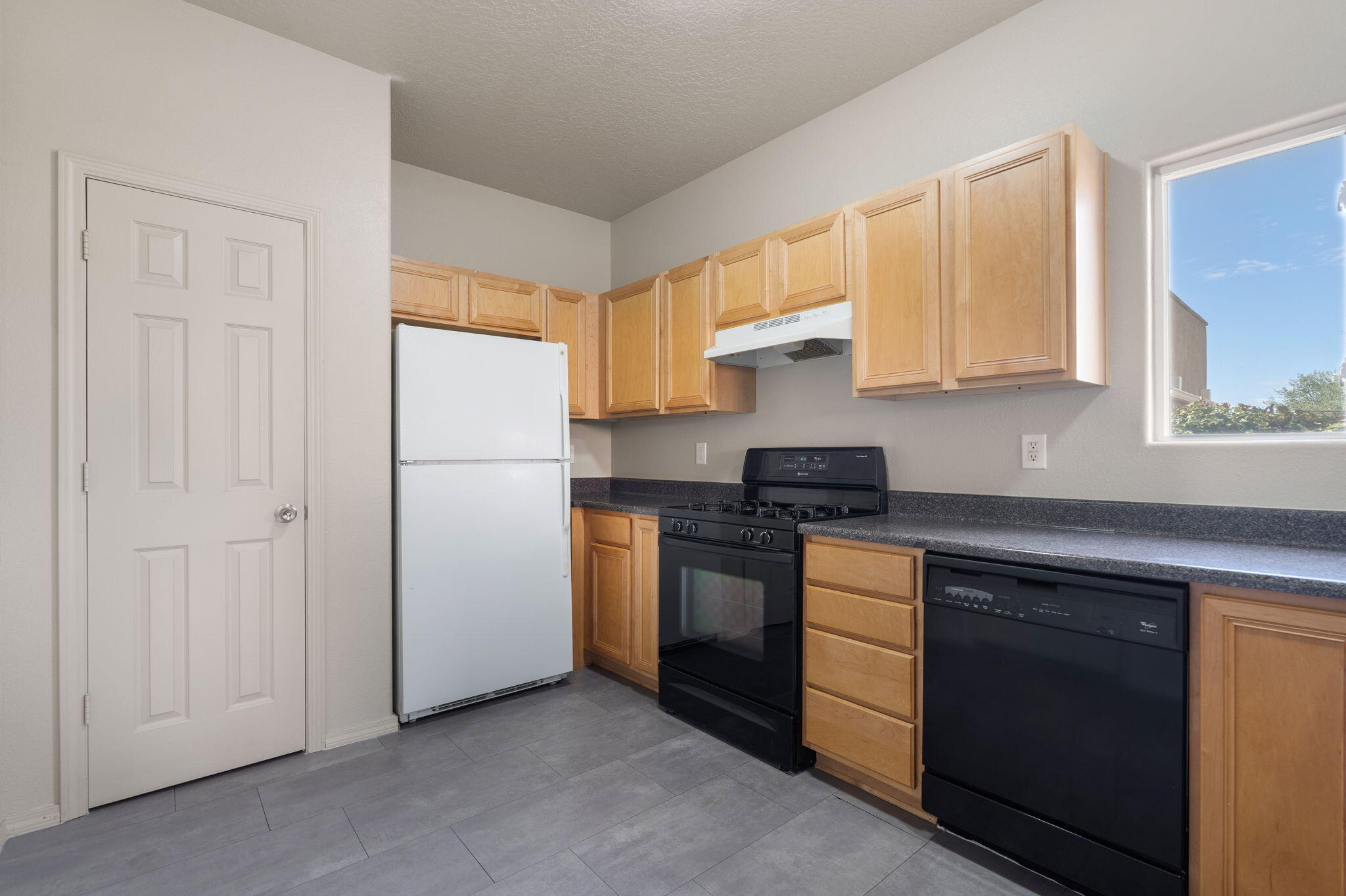 Photo 11 — 1535 Ocean Breeze Drive NE