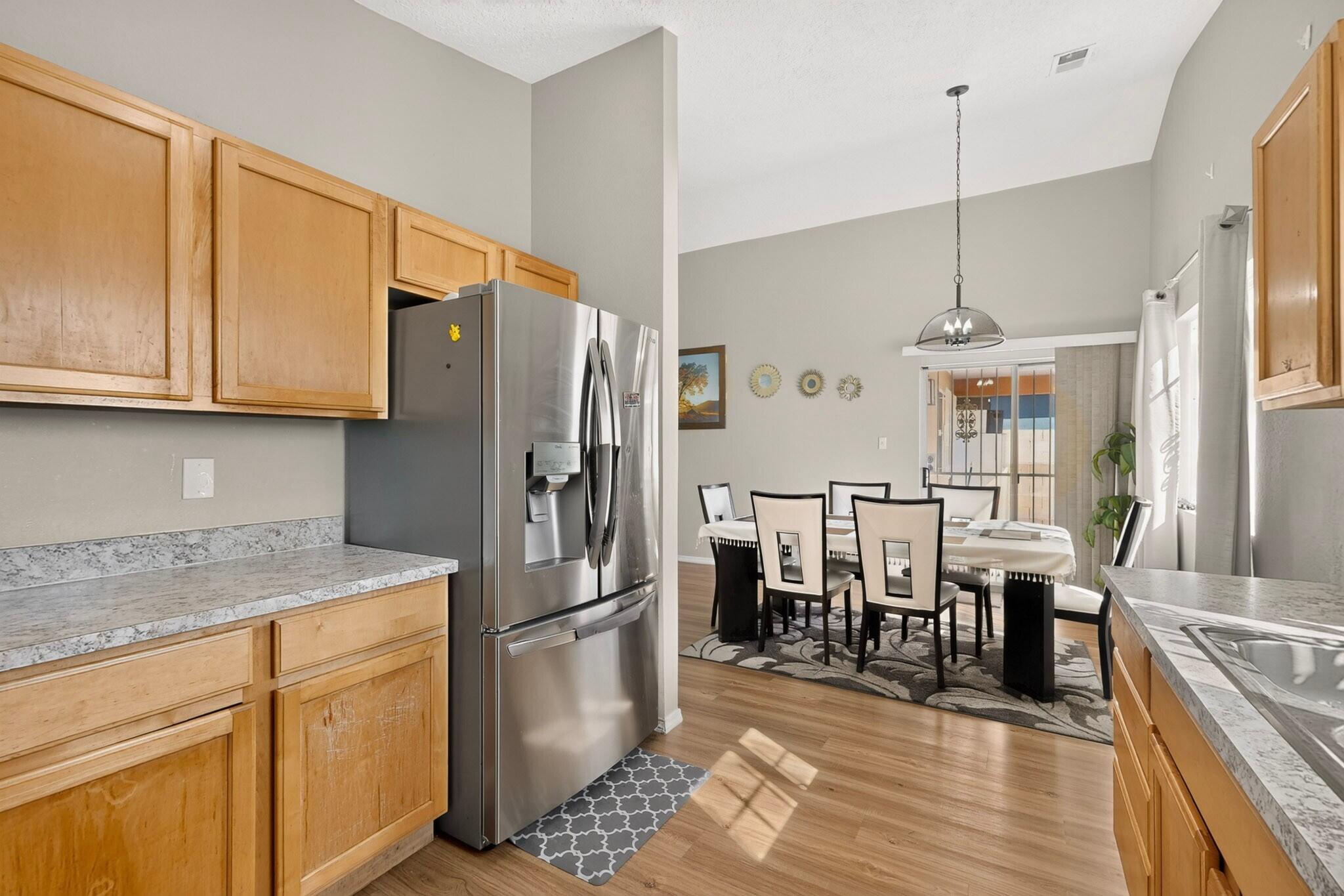 Photo 11 — 512 Leeward Drive NW