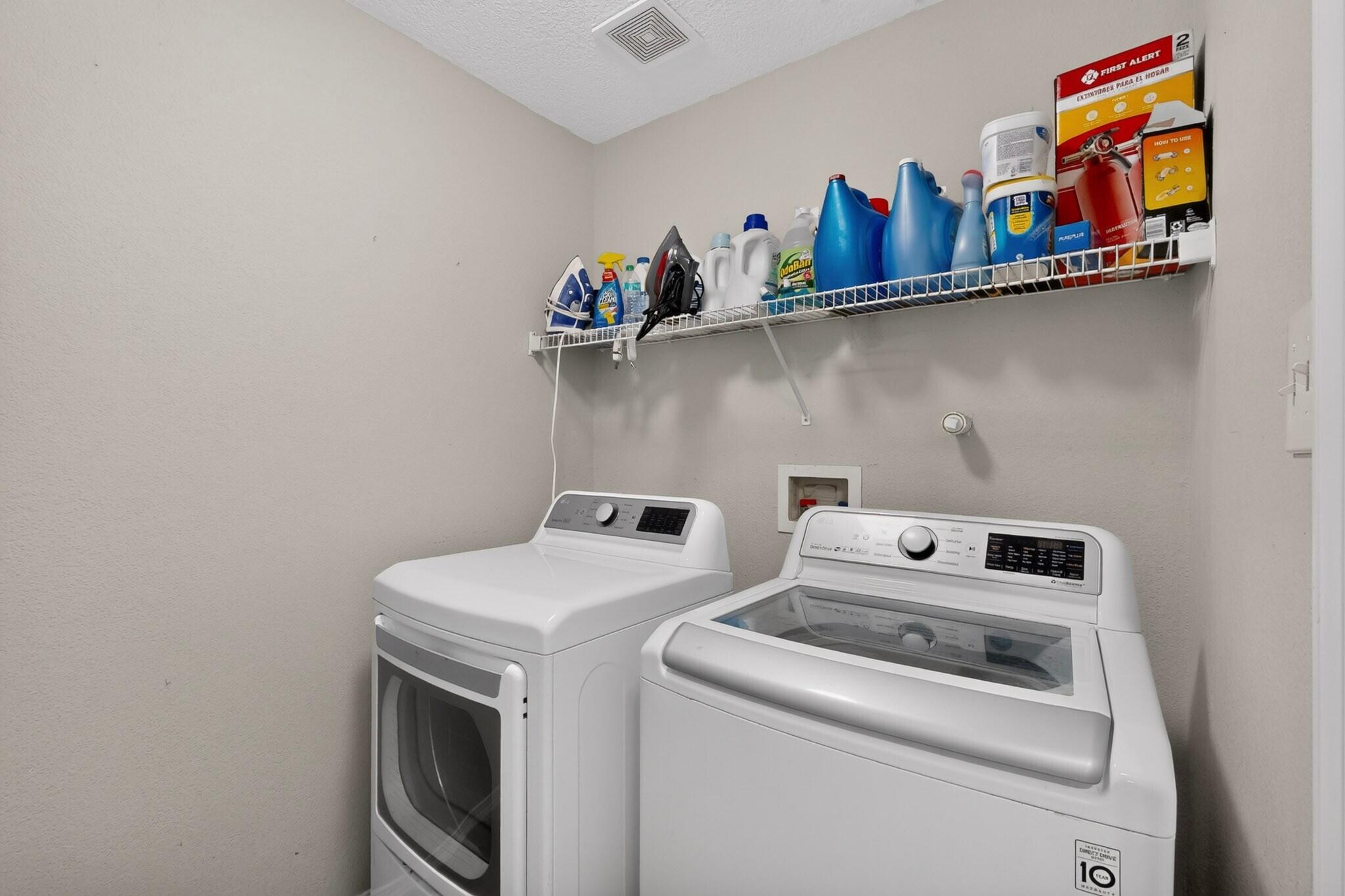 Photo 18 — 512 Leeward Drive NW