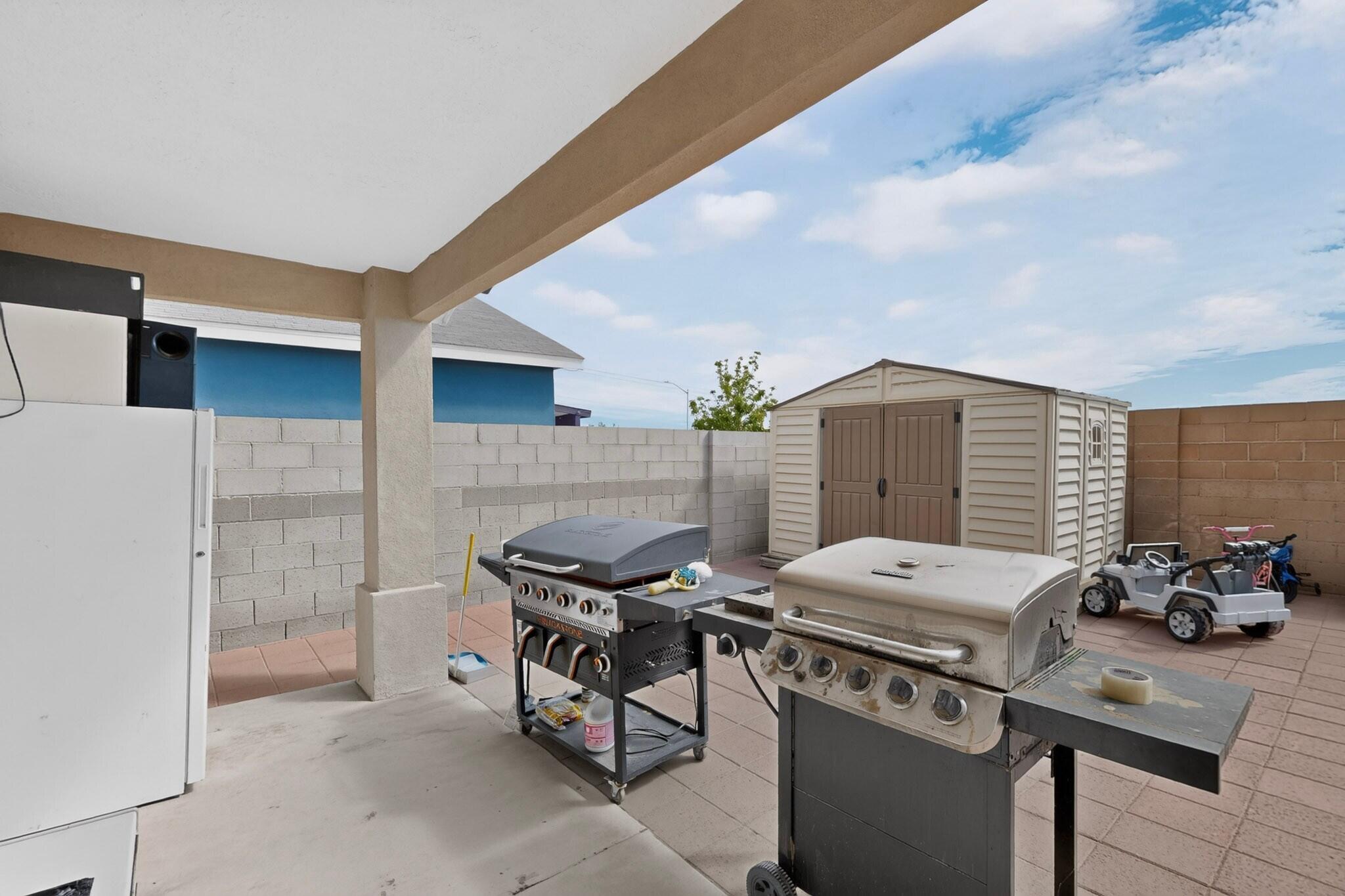 Photo 5 — 512 Leeward Drive NW