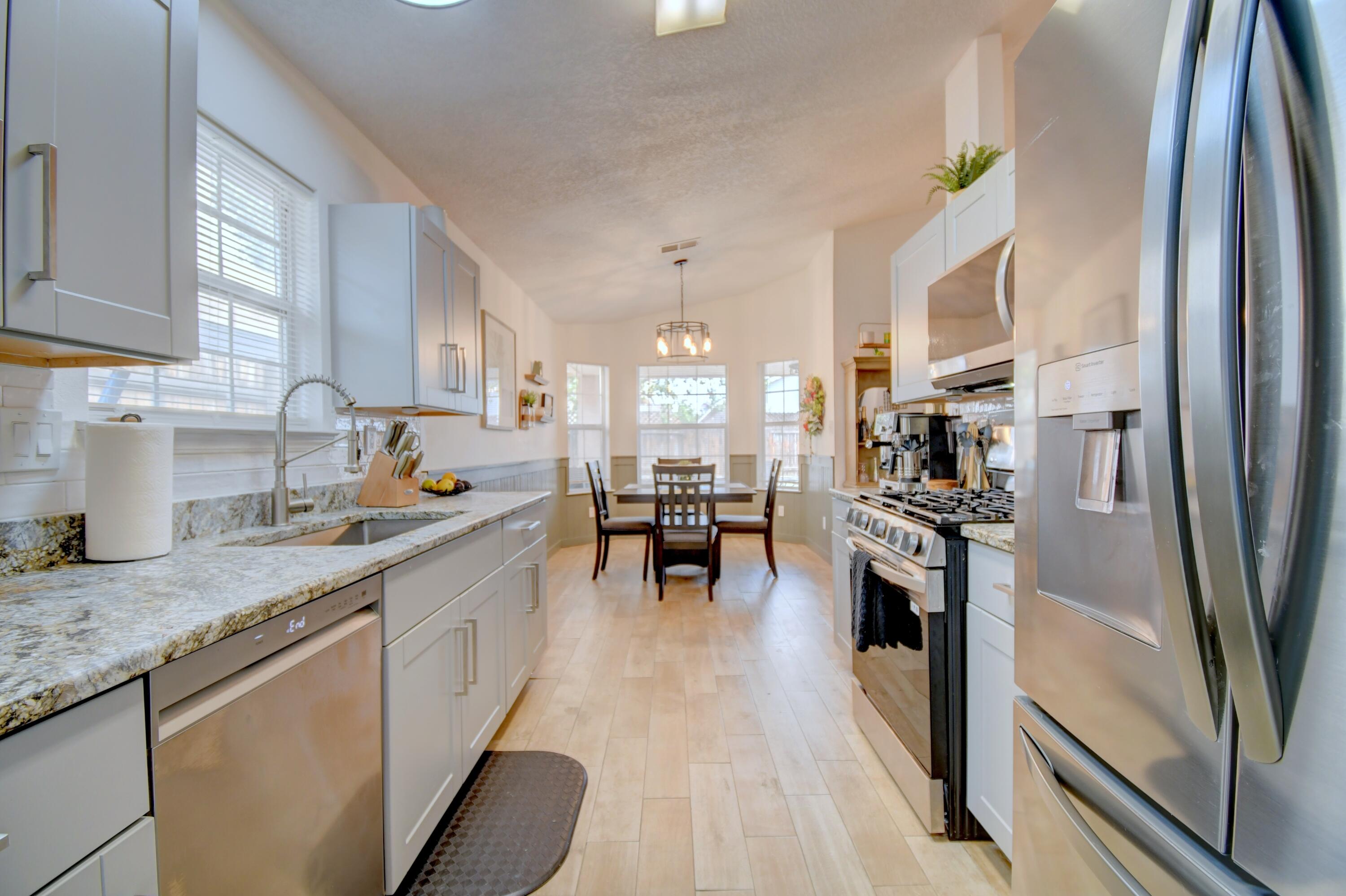 Photo 5 — 7115 Porlamar Road NW