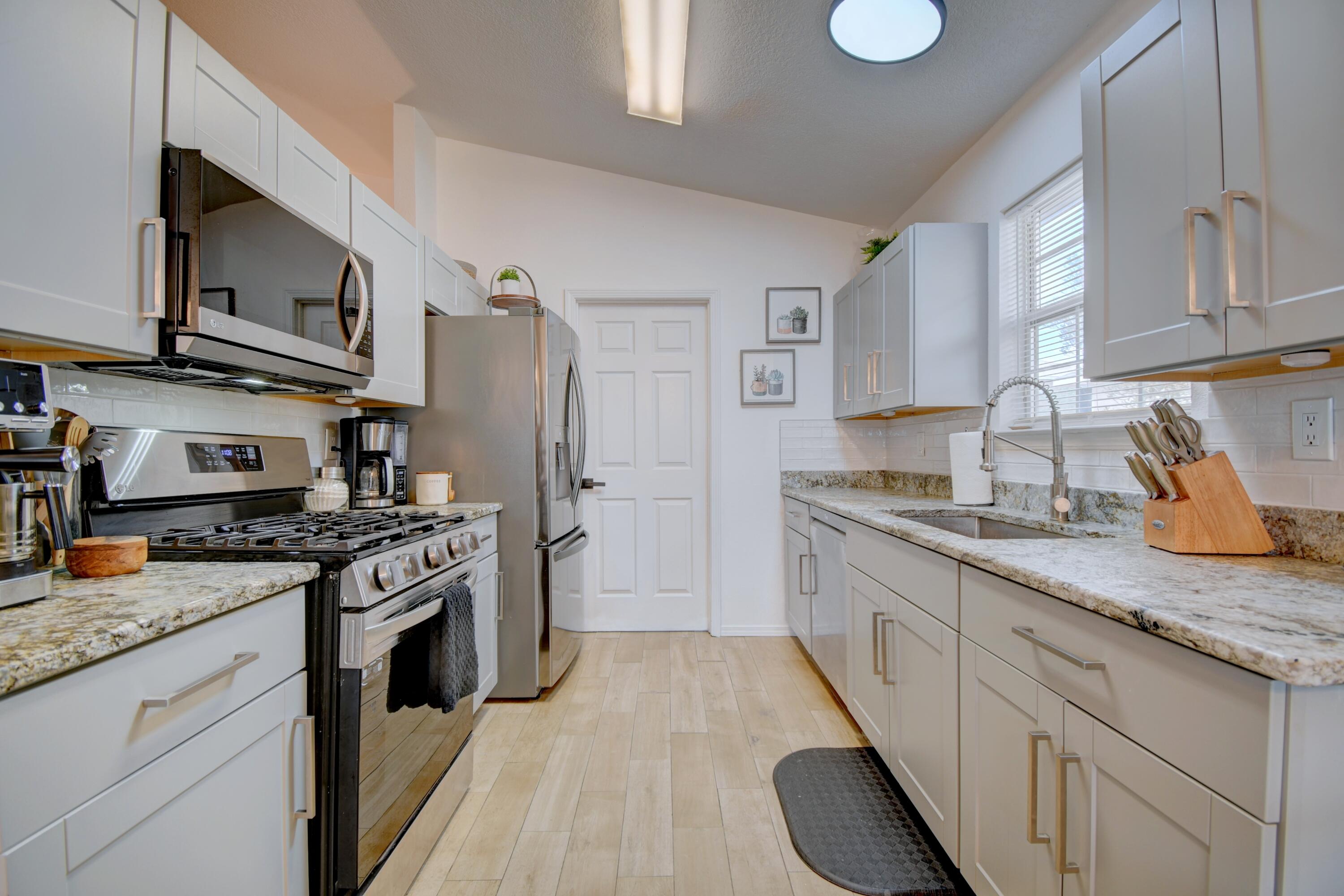 Photo 6 — 7115 Porlamar Road NW
