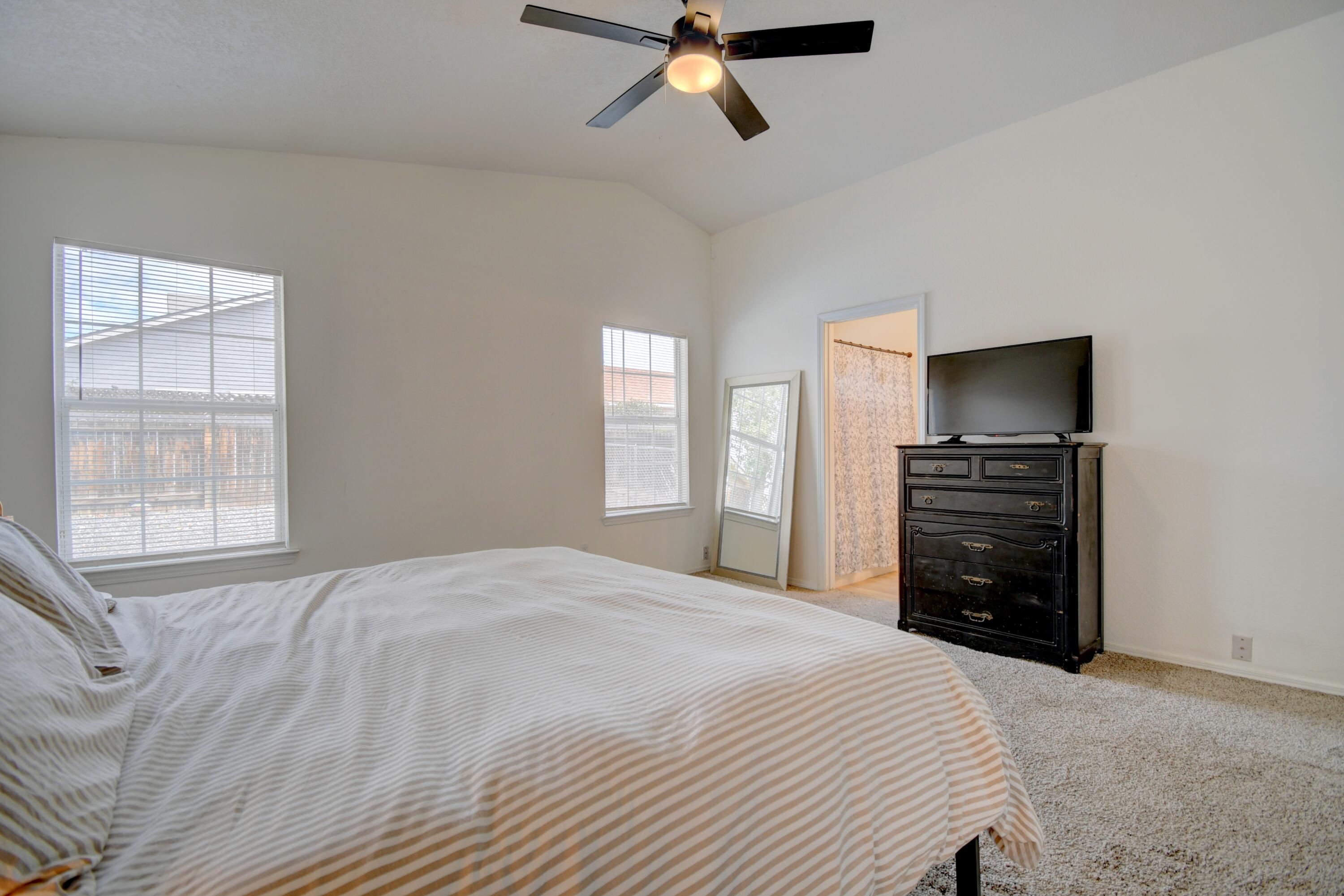 Photo 9 — 7115 Porlamar Road NW