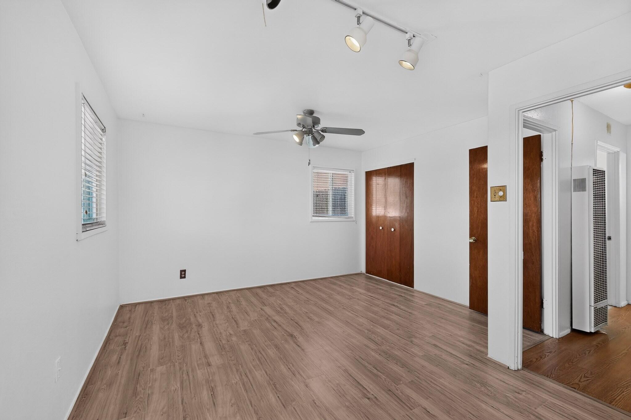 Photo 5 — 11604 Rosemont Avenue NE