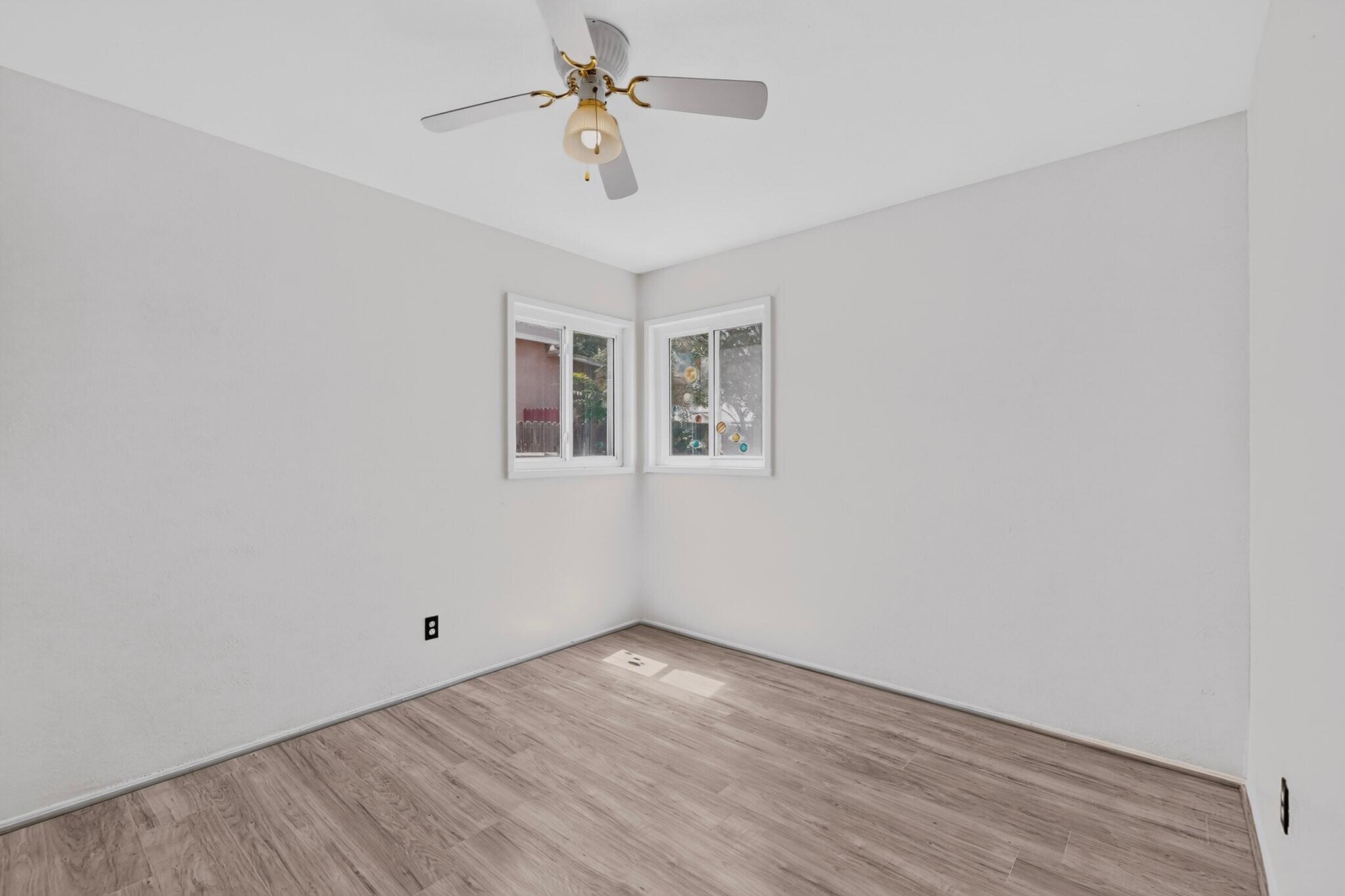 Photo 12 — 11604 Rosemont Avenue NE